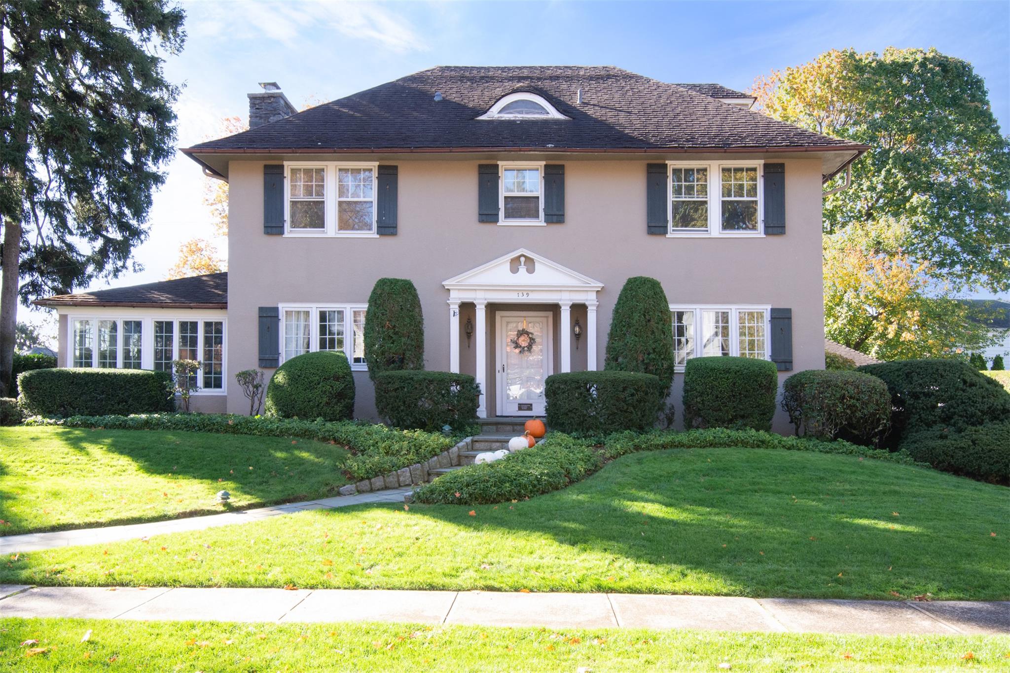 10708 Real Estate Listings Main Image