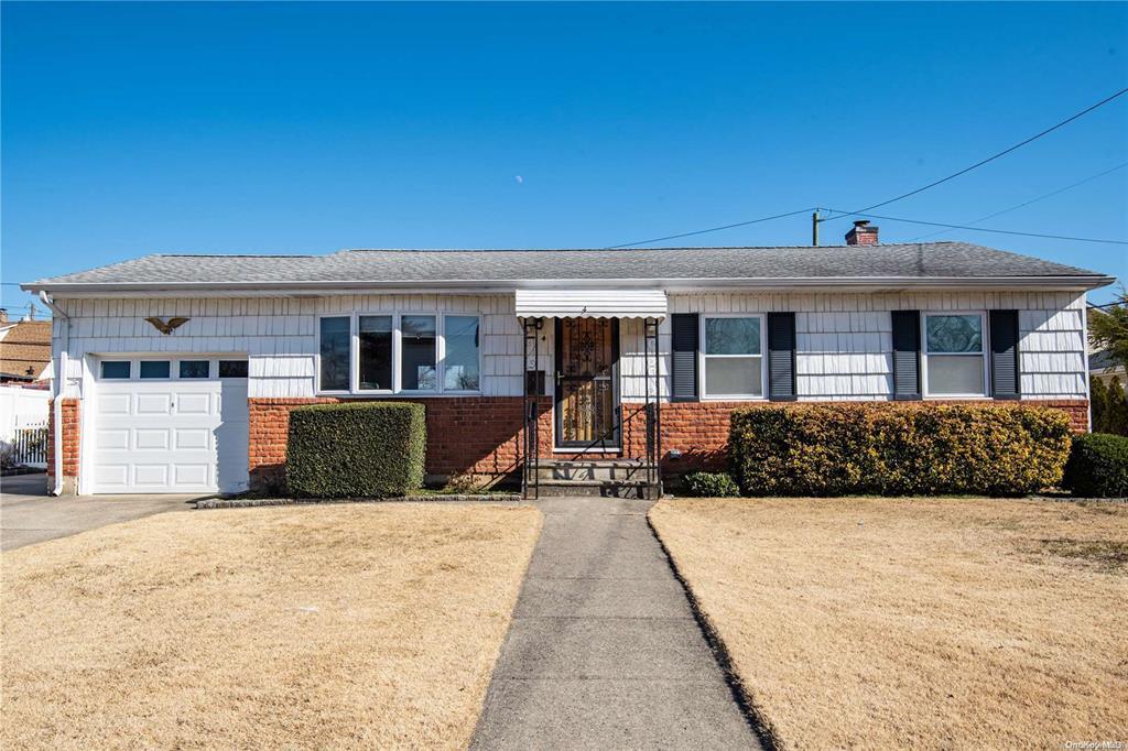 4 Roy Ave Property Photo