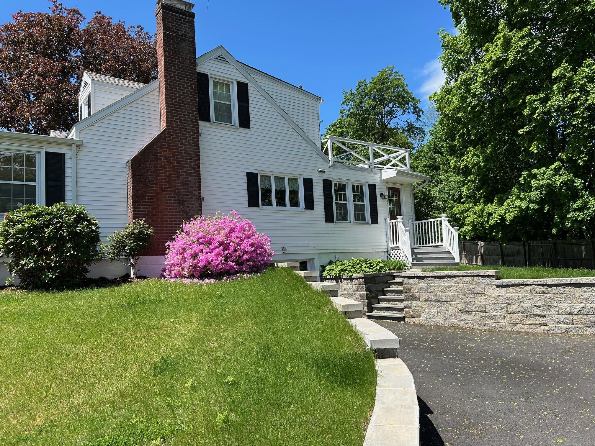 8 Van Siclen Drive
