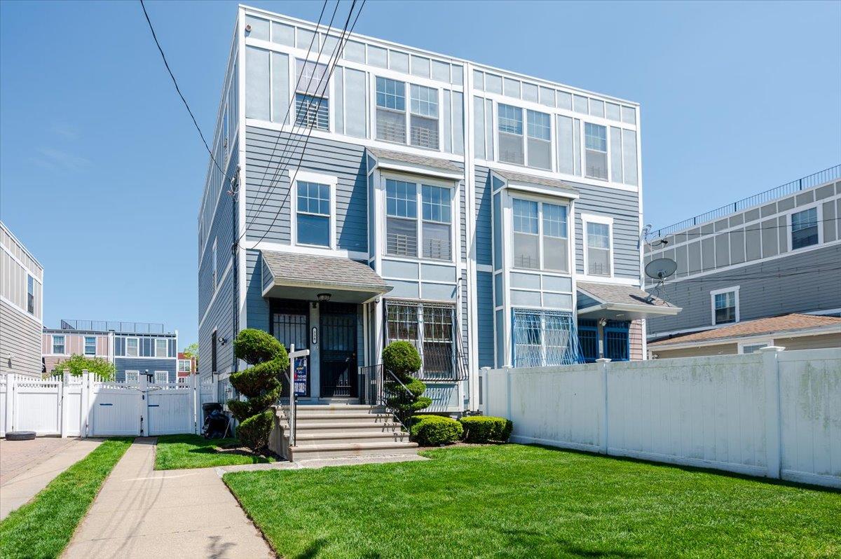 3-38 Beach 42 Street Property Photo