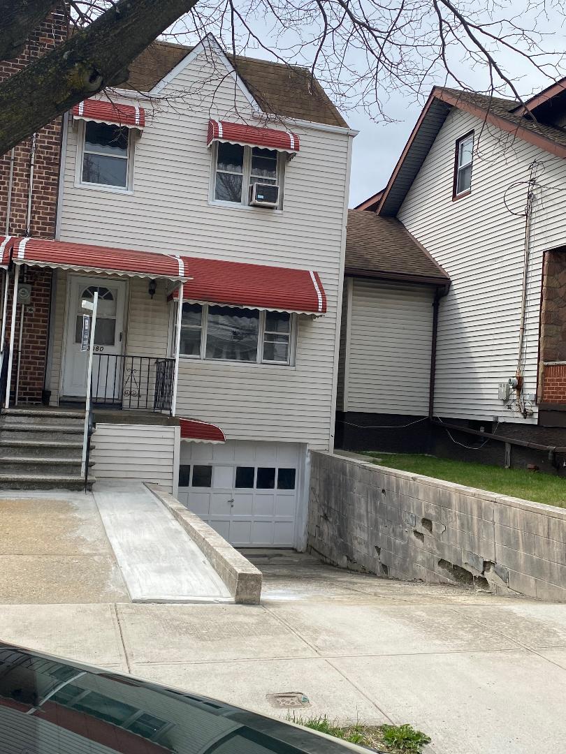 3080 Coddington Ave Property Photo