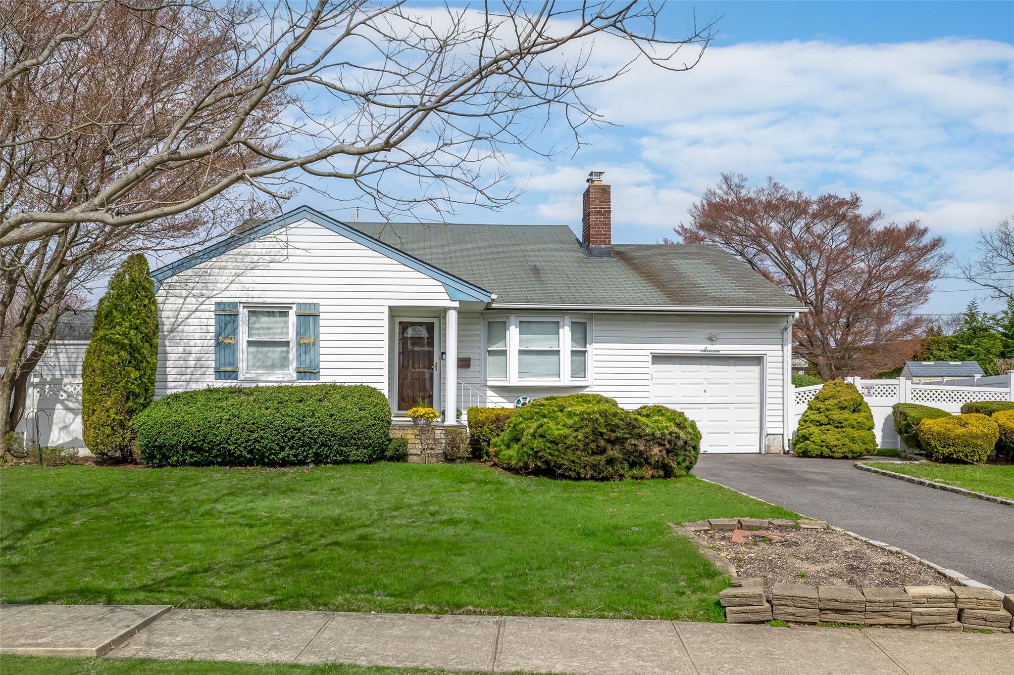 7 Gainsboro Lane Property Photo