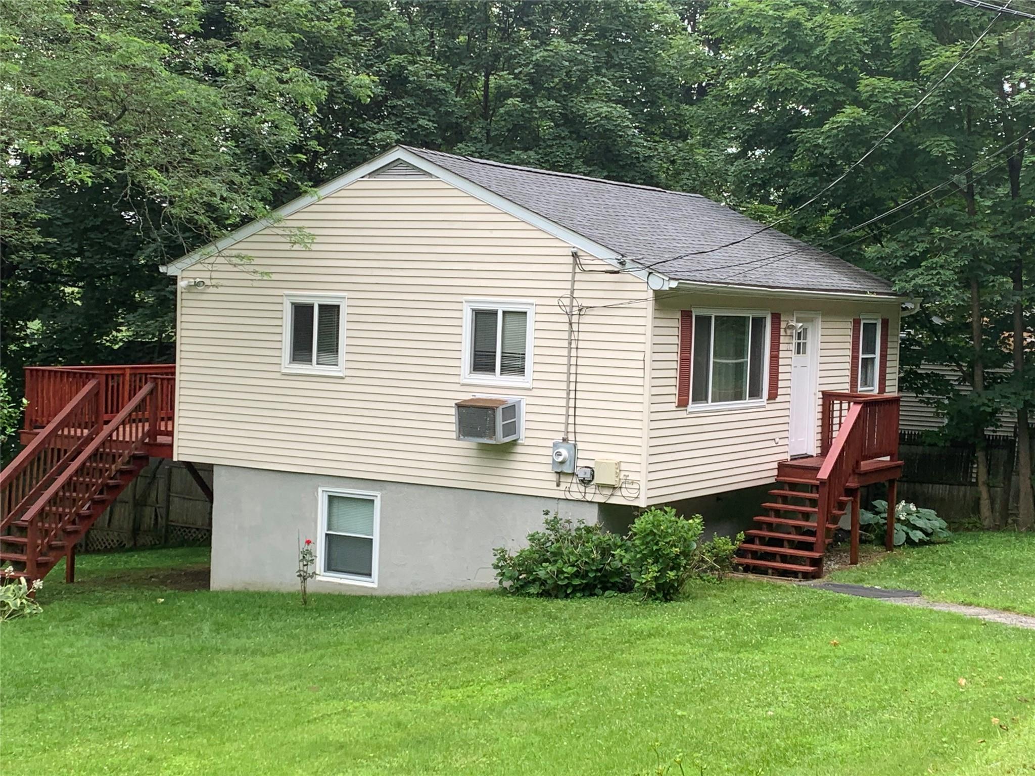 21 Rockwood Rd Property Photo 1