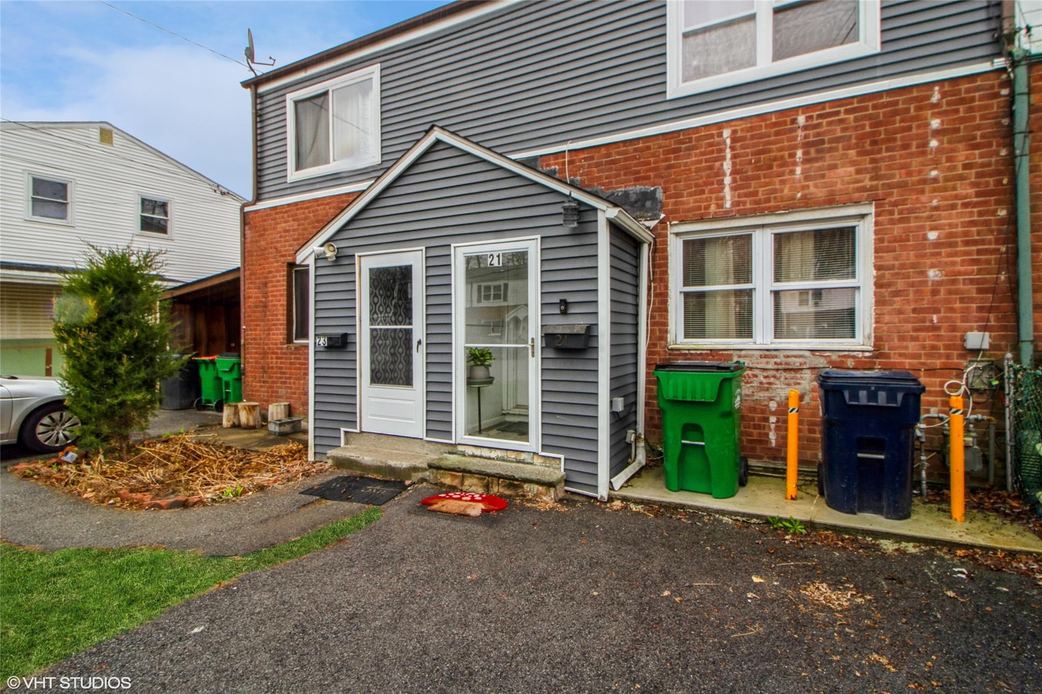 21 N Gilmore Boulevard Property Photo 2