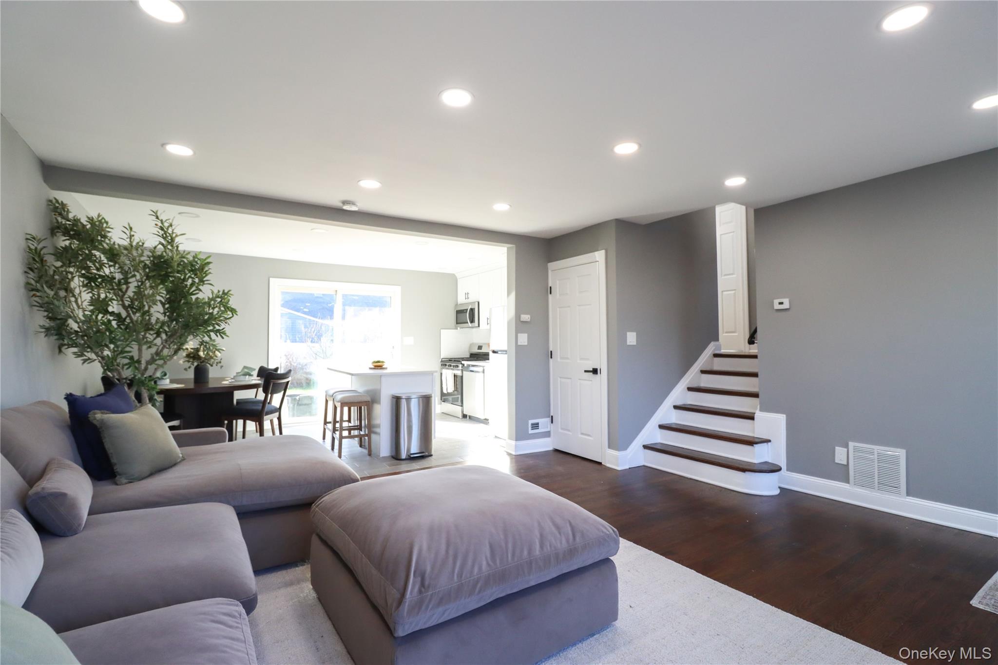 14a Earl Place Property Photo 6