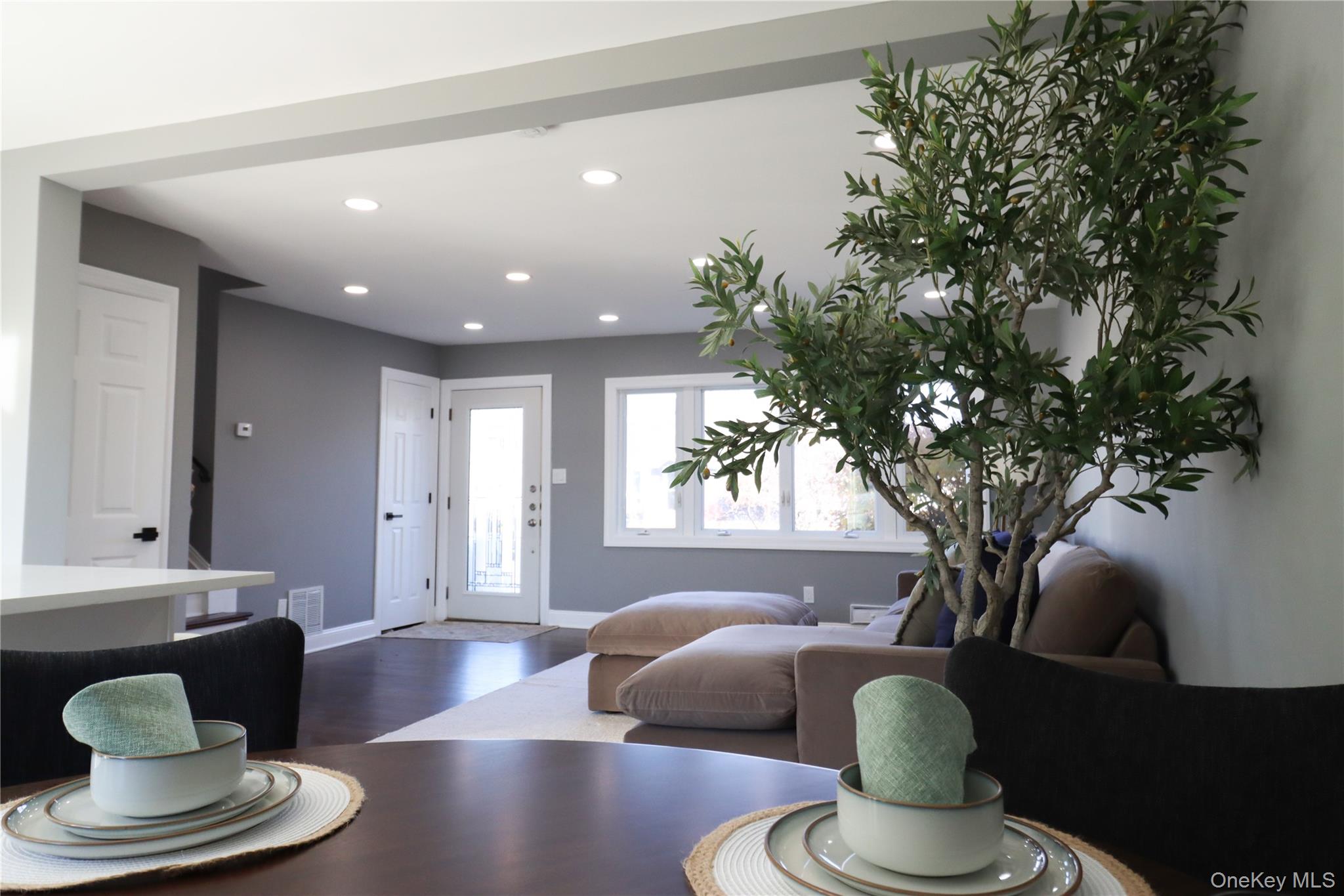 14a Earl Place Property Photo 11