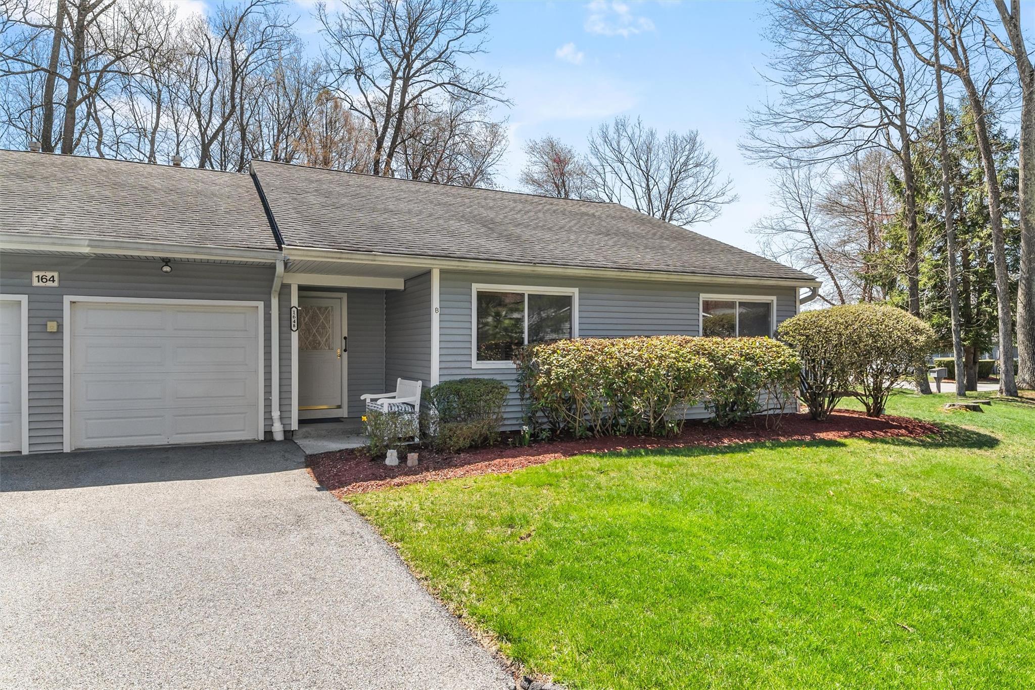 164 Carriage Ct Property Photo