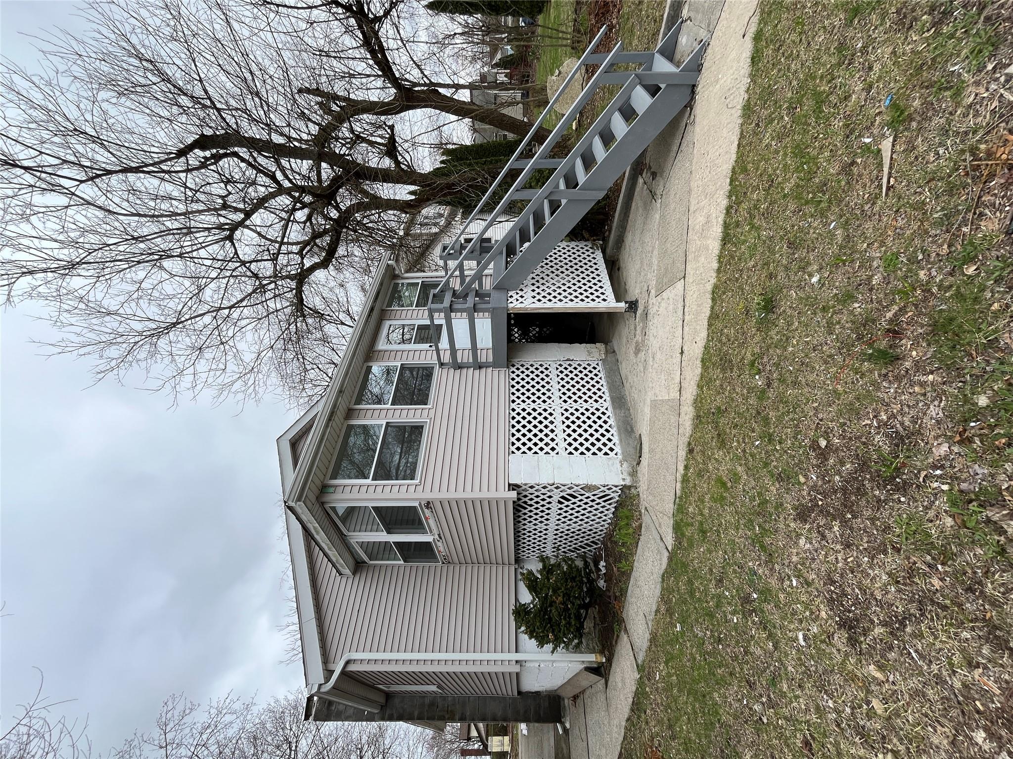 90 Lake Dr Property Photo