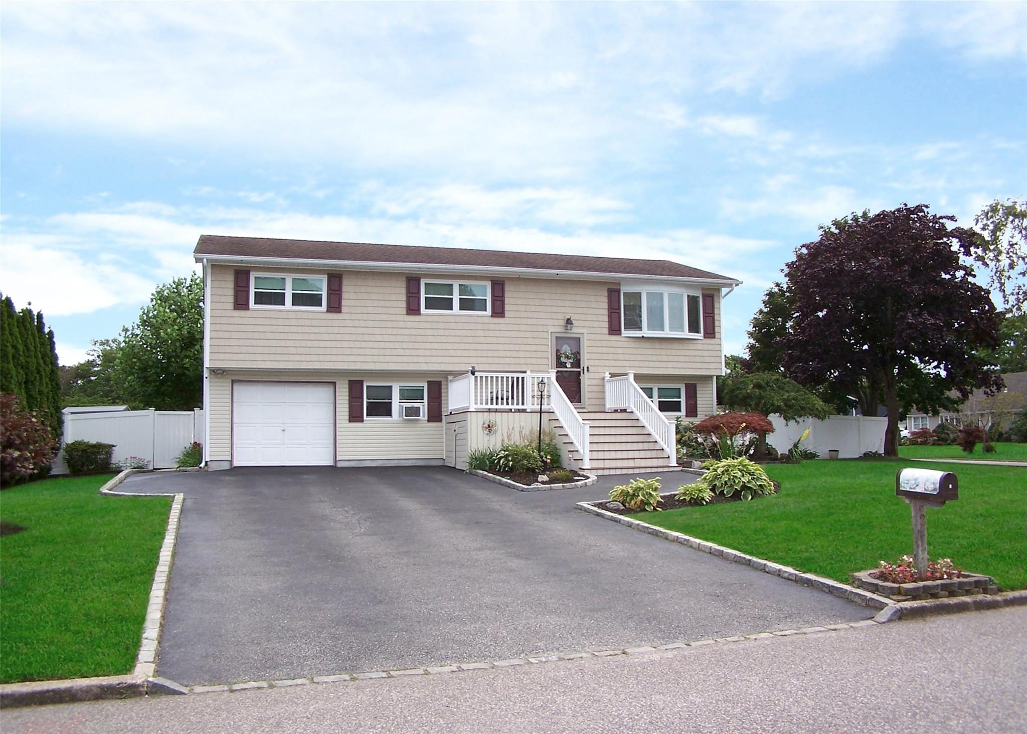 2 Derry Street Property Photo