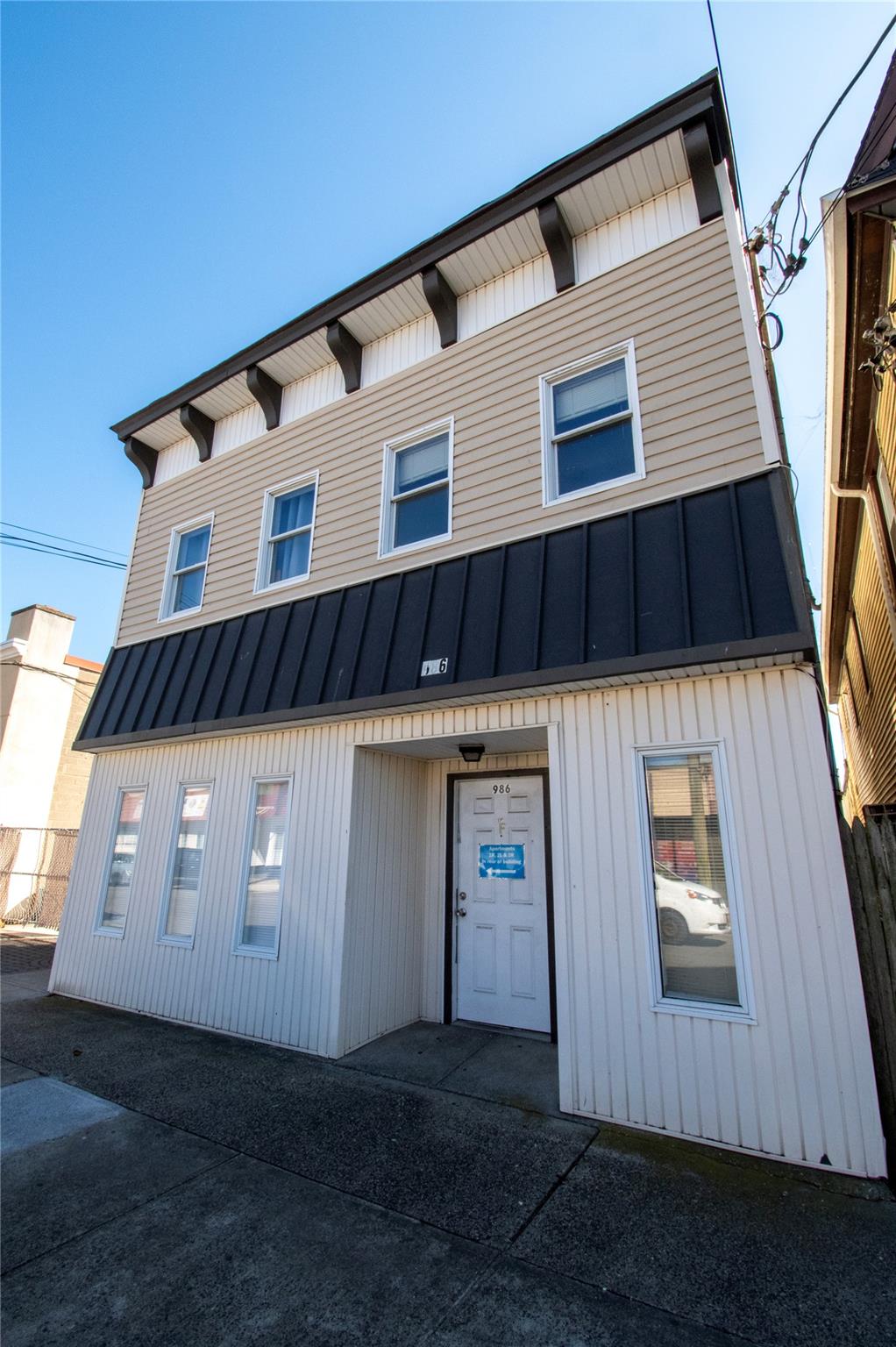 986 Church Street 2l Property Photo