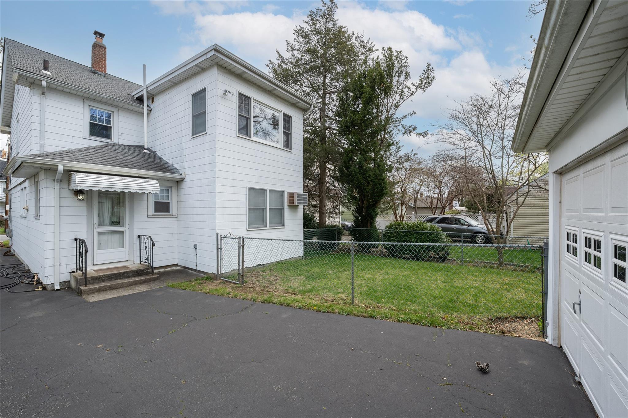106 Sycamore Street Property Photo 19