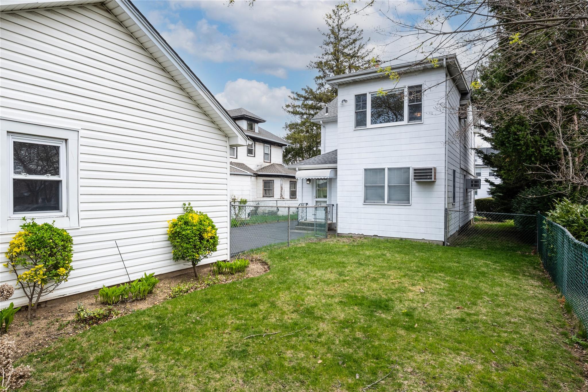 106 Sycamore Street Property Photo 20