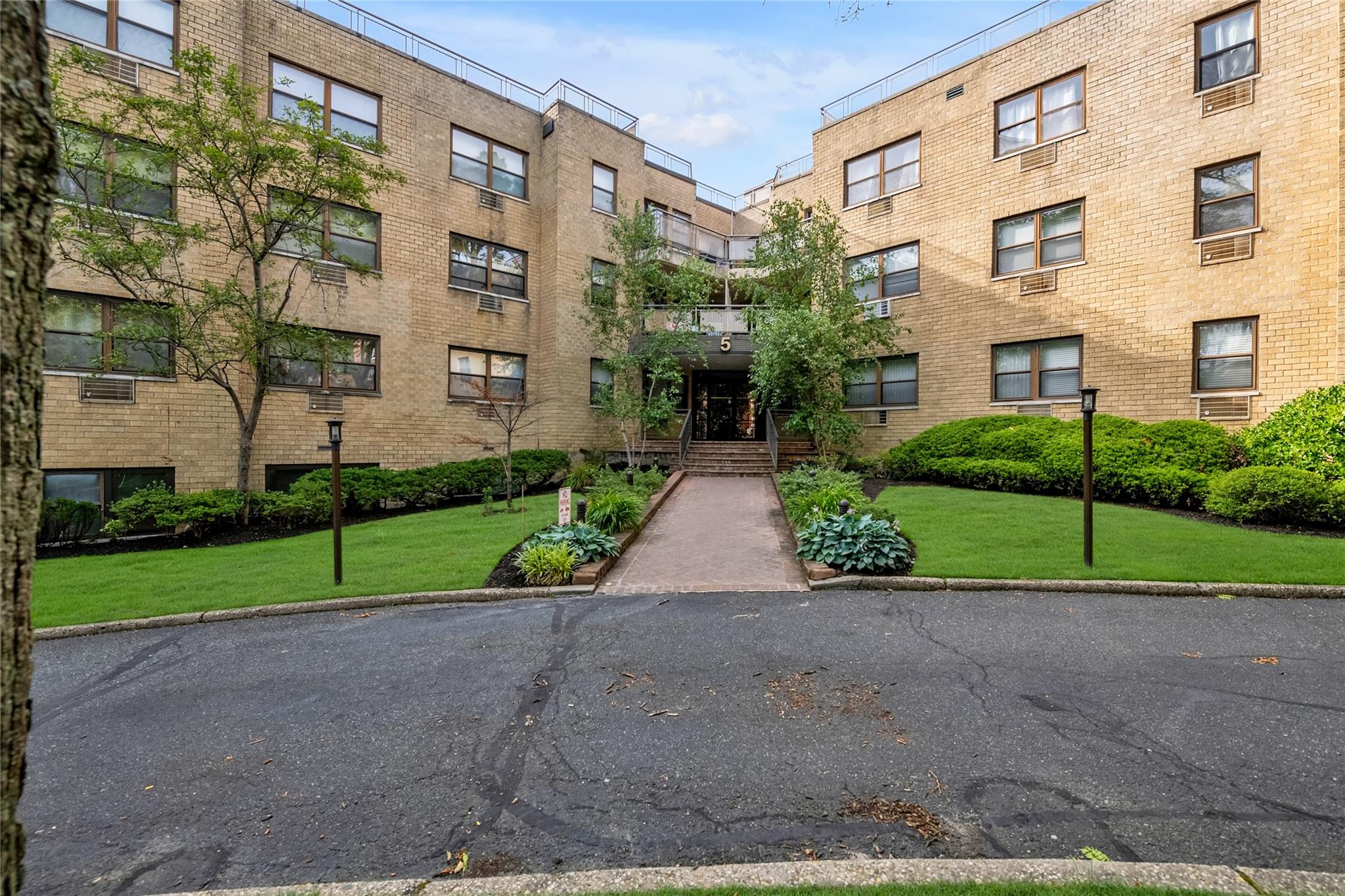 5 Schenck Avenue 2f Property Photo