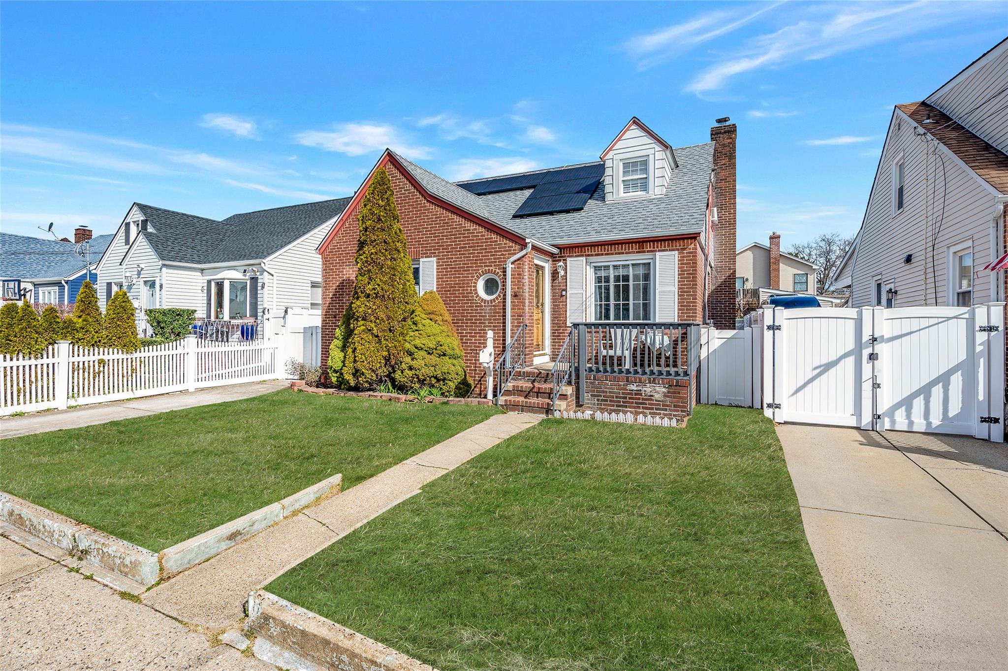 978 Fenworth Boulevard Property Photo
