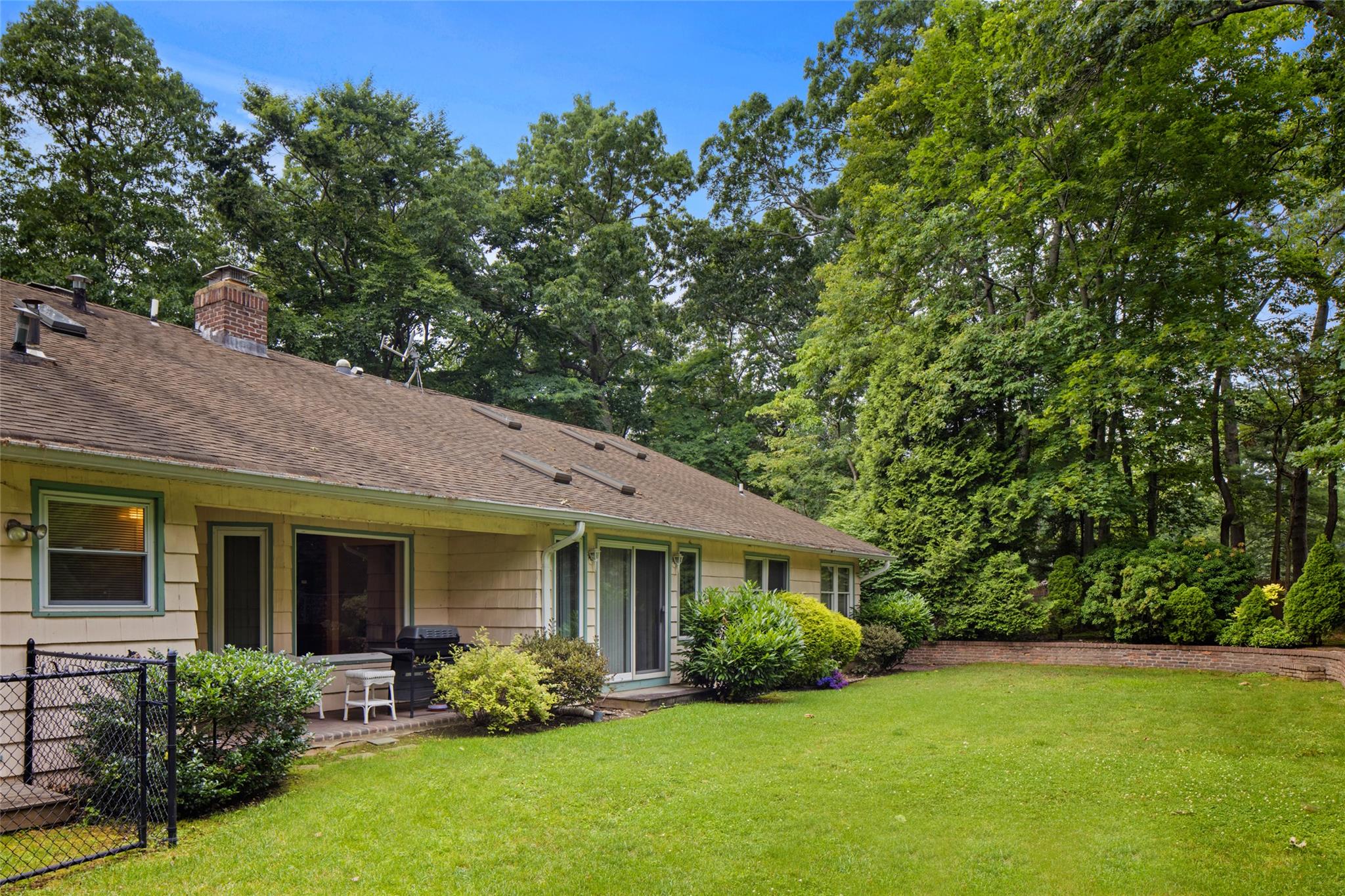 2032 Ridge Road Property Photo