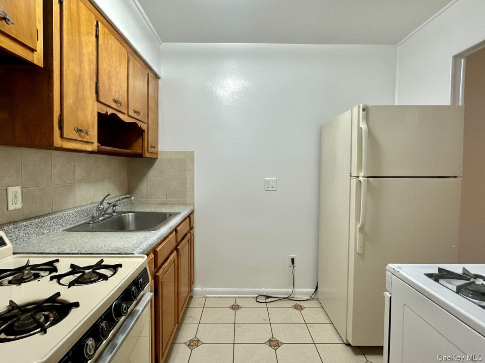 42-23 68 Street Property Photo 18