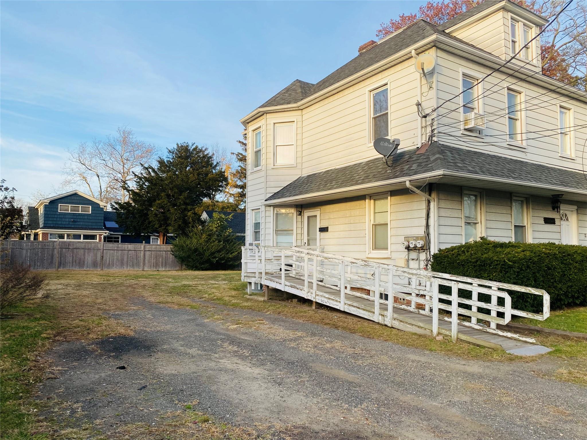 68 E John St Property Photo