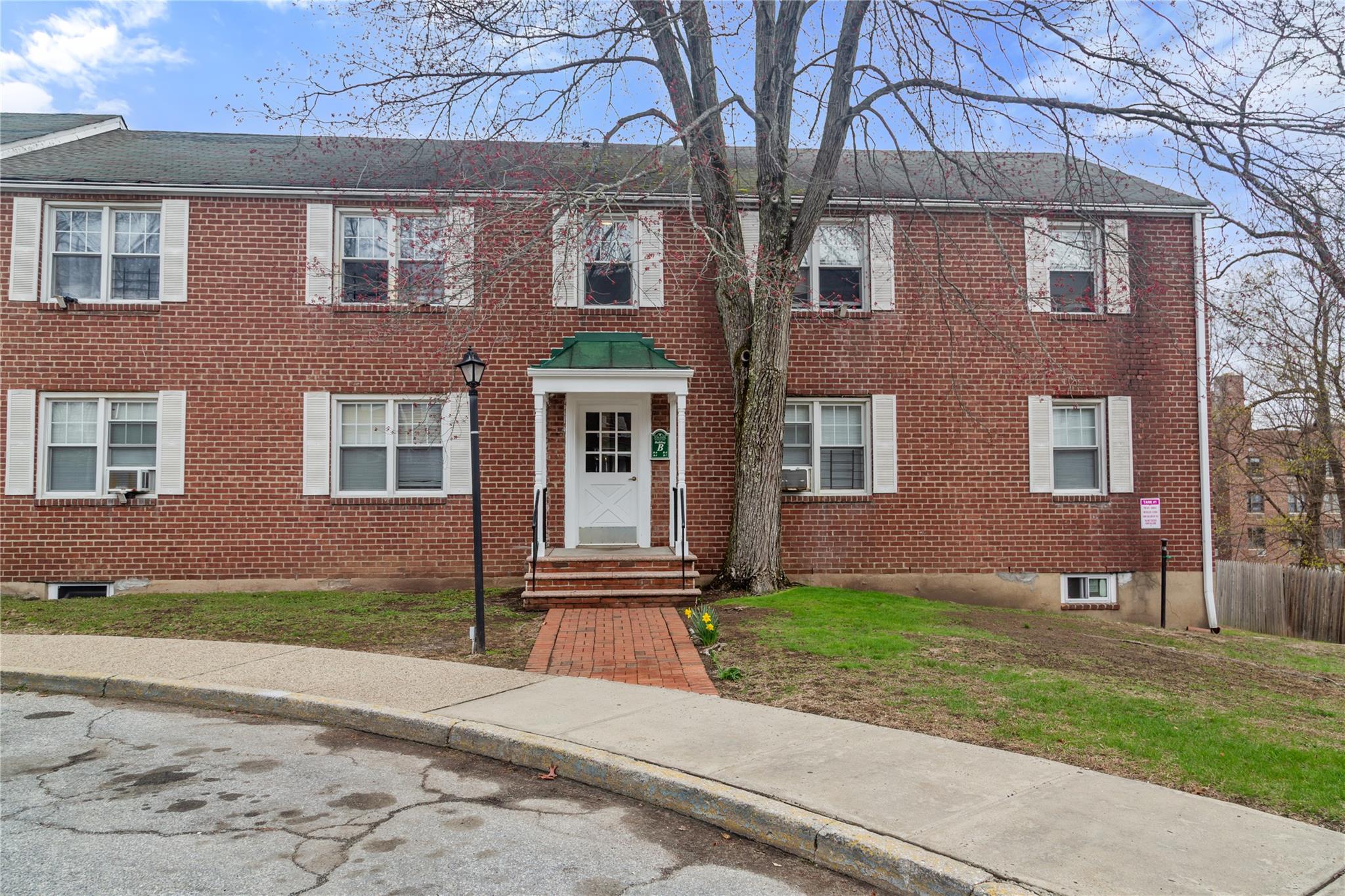 101 Carpenter Ave Property Photo