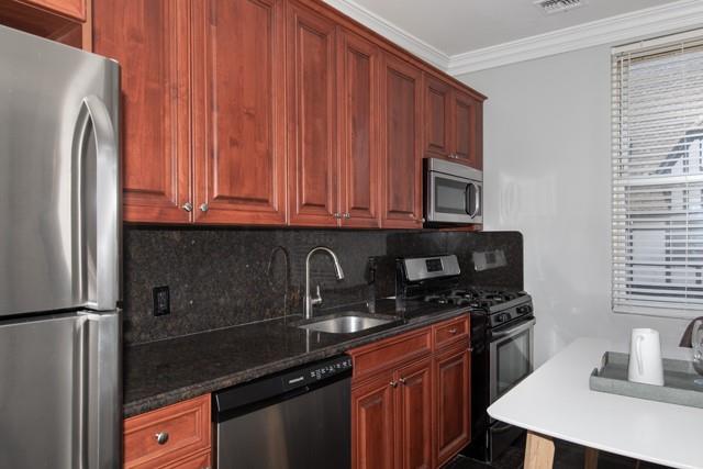 1443 Broadway Property Photo