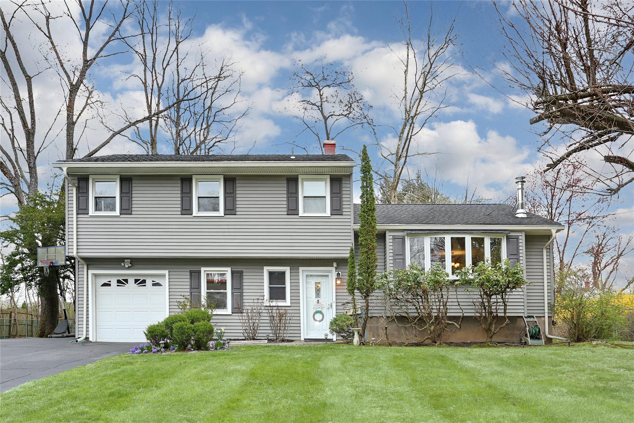 4 Wilton Cir Property Photo