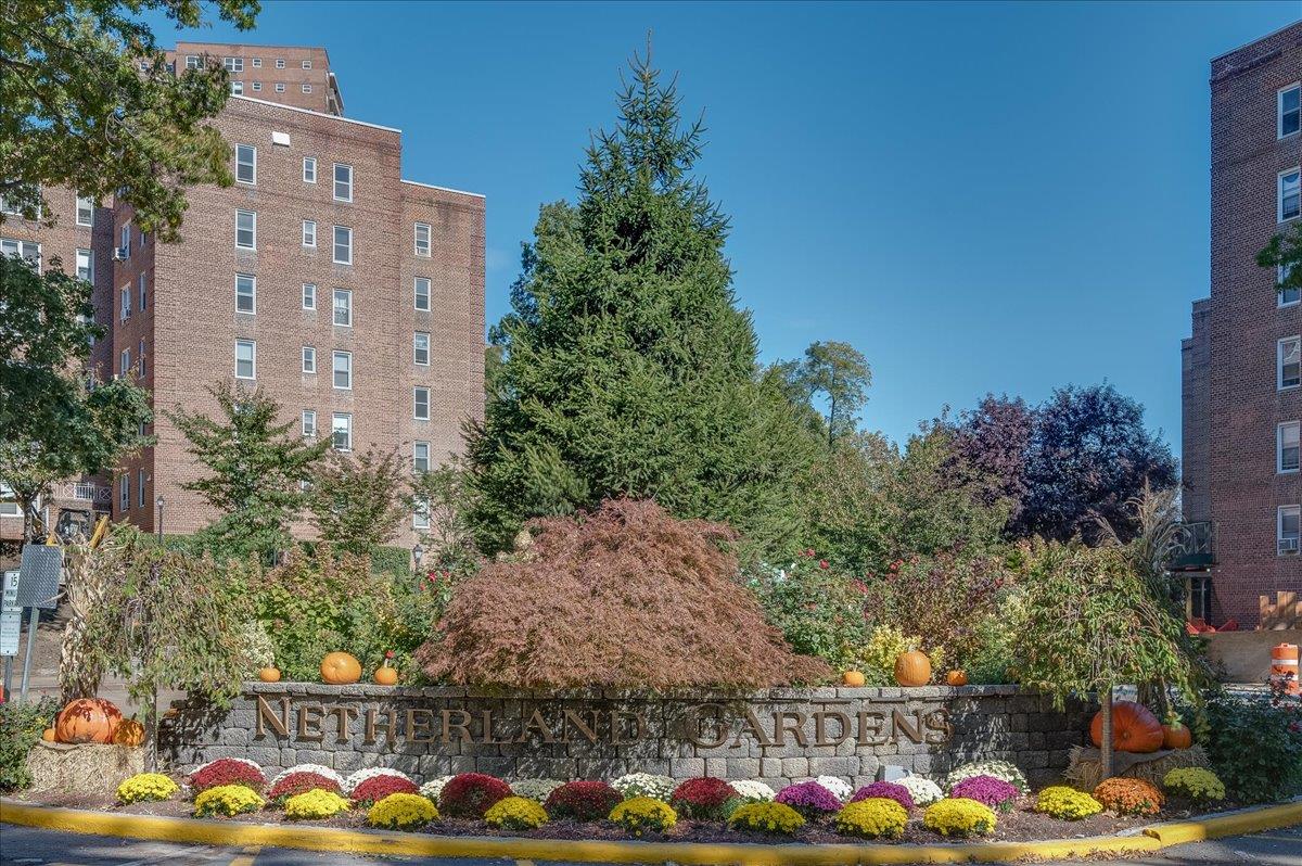5645 Netherland Avenue 2g Property Photo