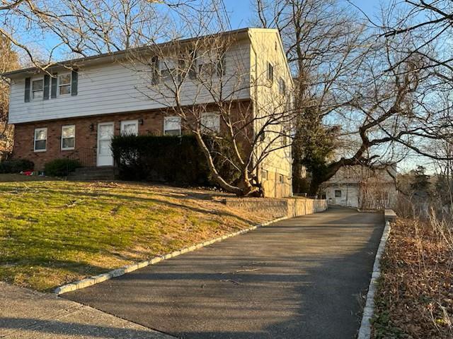 16a Van Wicklen Court Property Photo