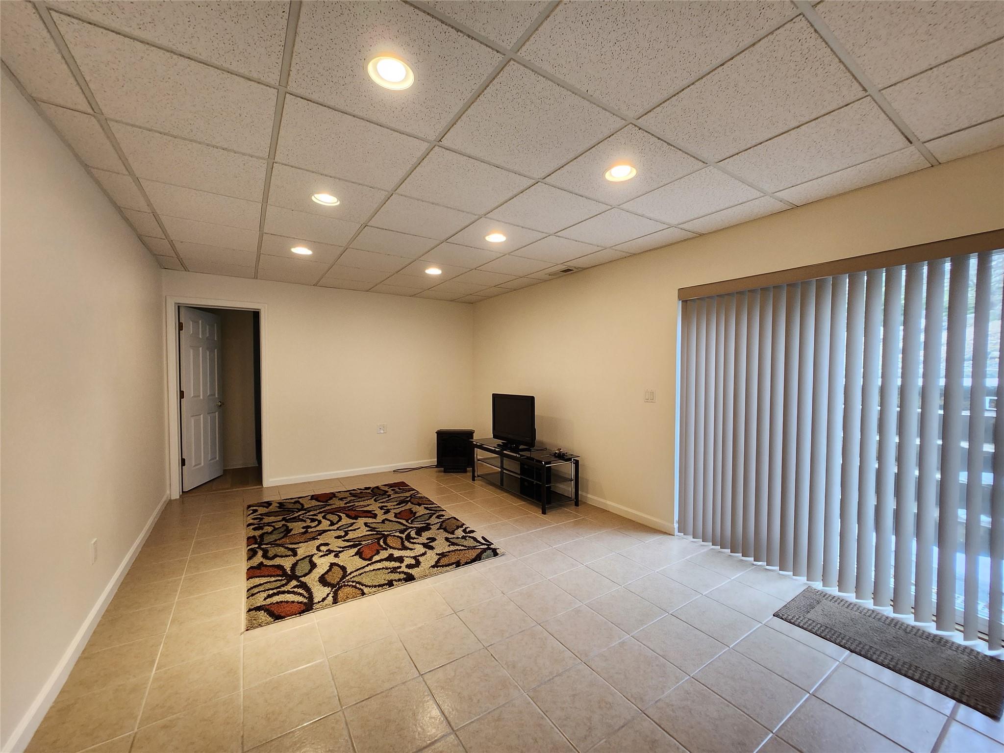 27 Sheridan Ave Property Photo