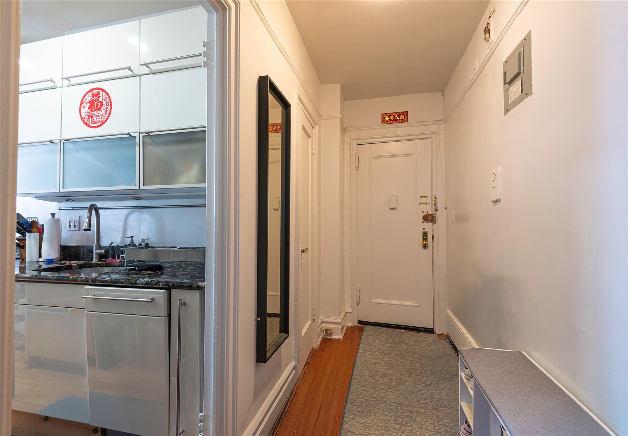 72-34 Austin Street F10 Property Photo 2