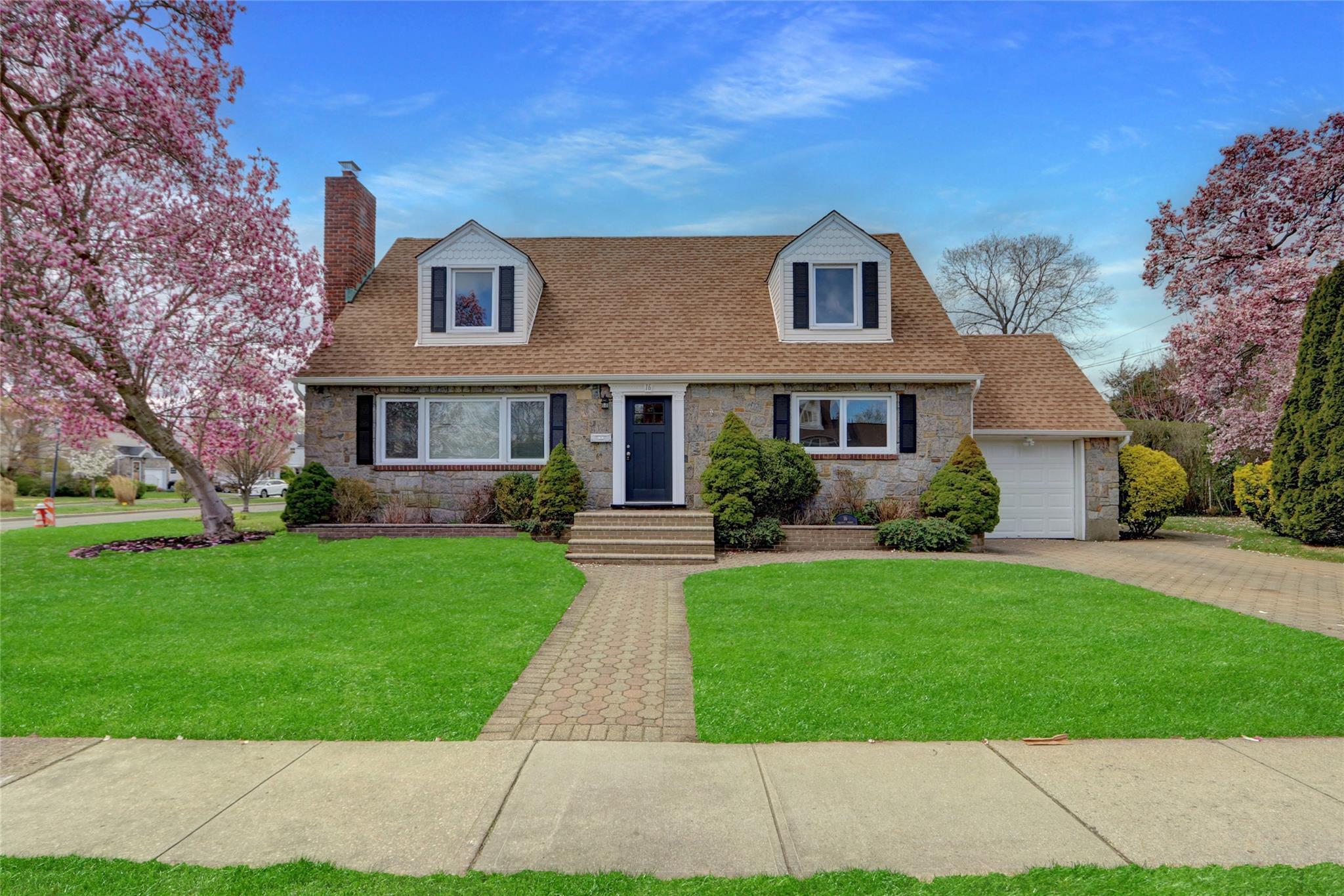 16 Tremont St Property Photo