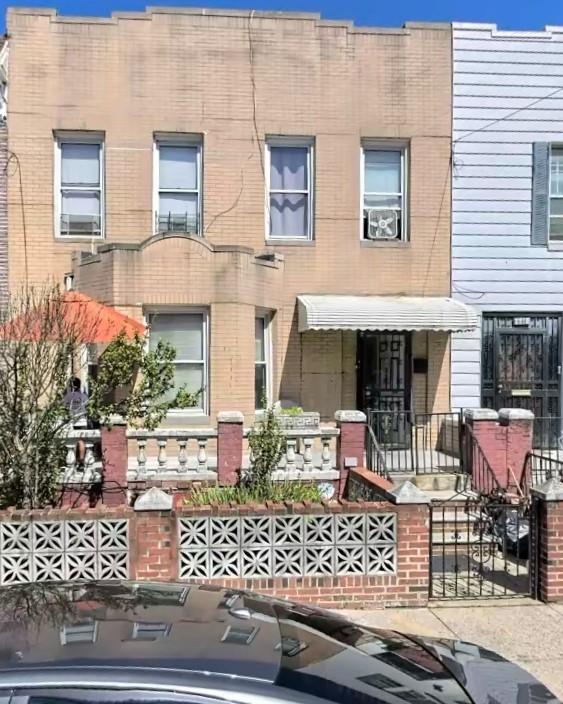 2712 Holland Avenue Property Photo