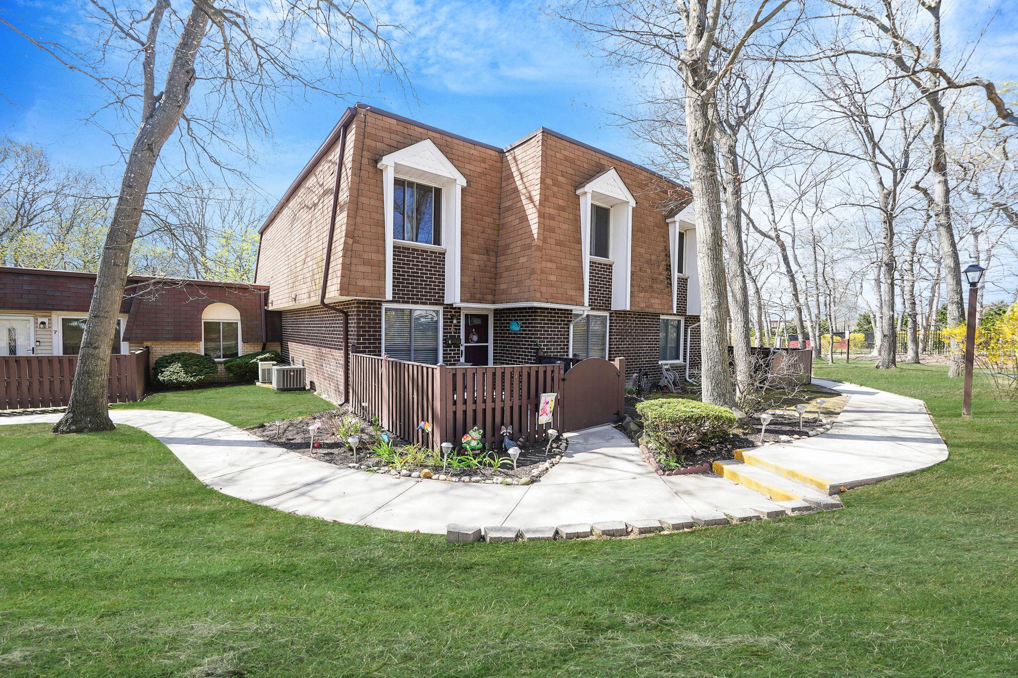 Clinton Avenue School Real Estate Listings Main Image