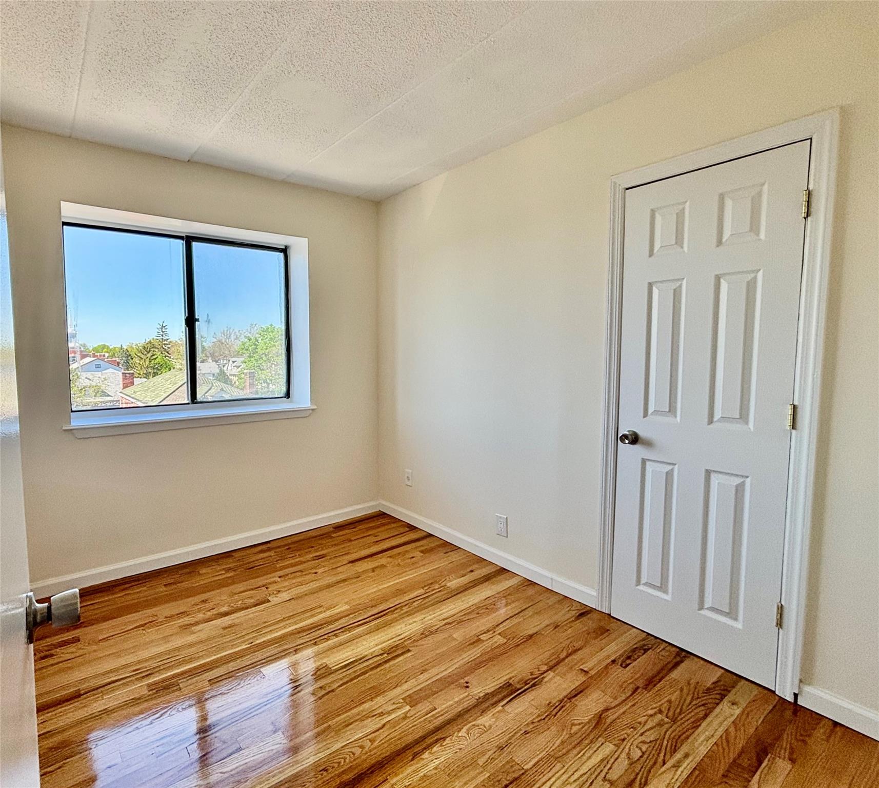 145-18 34 Avenue Apt 4e Property Photo