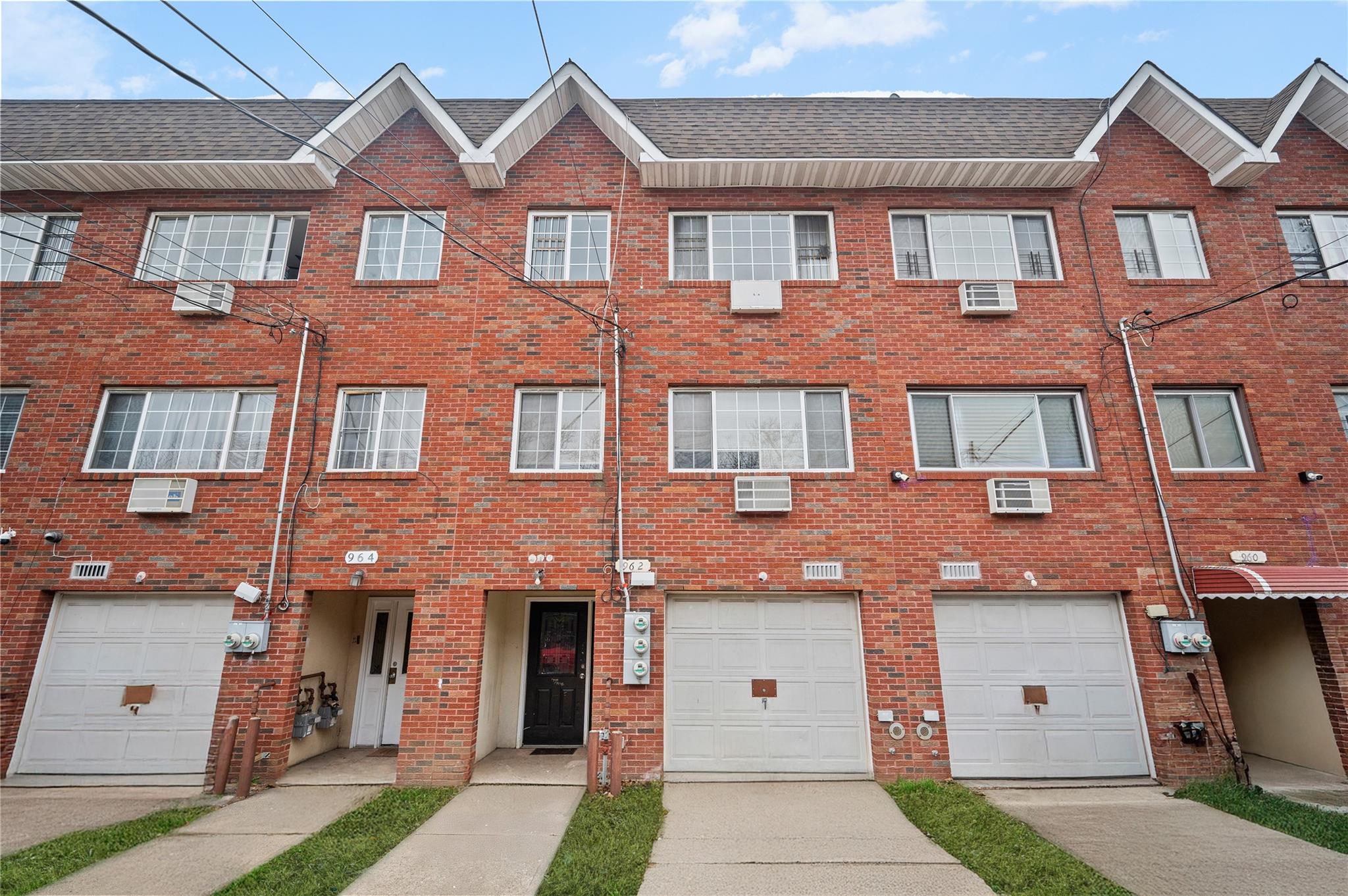 962 Hemlock Street Property Photo