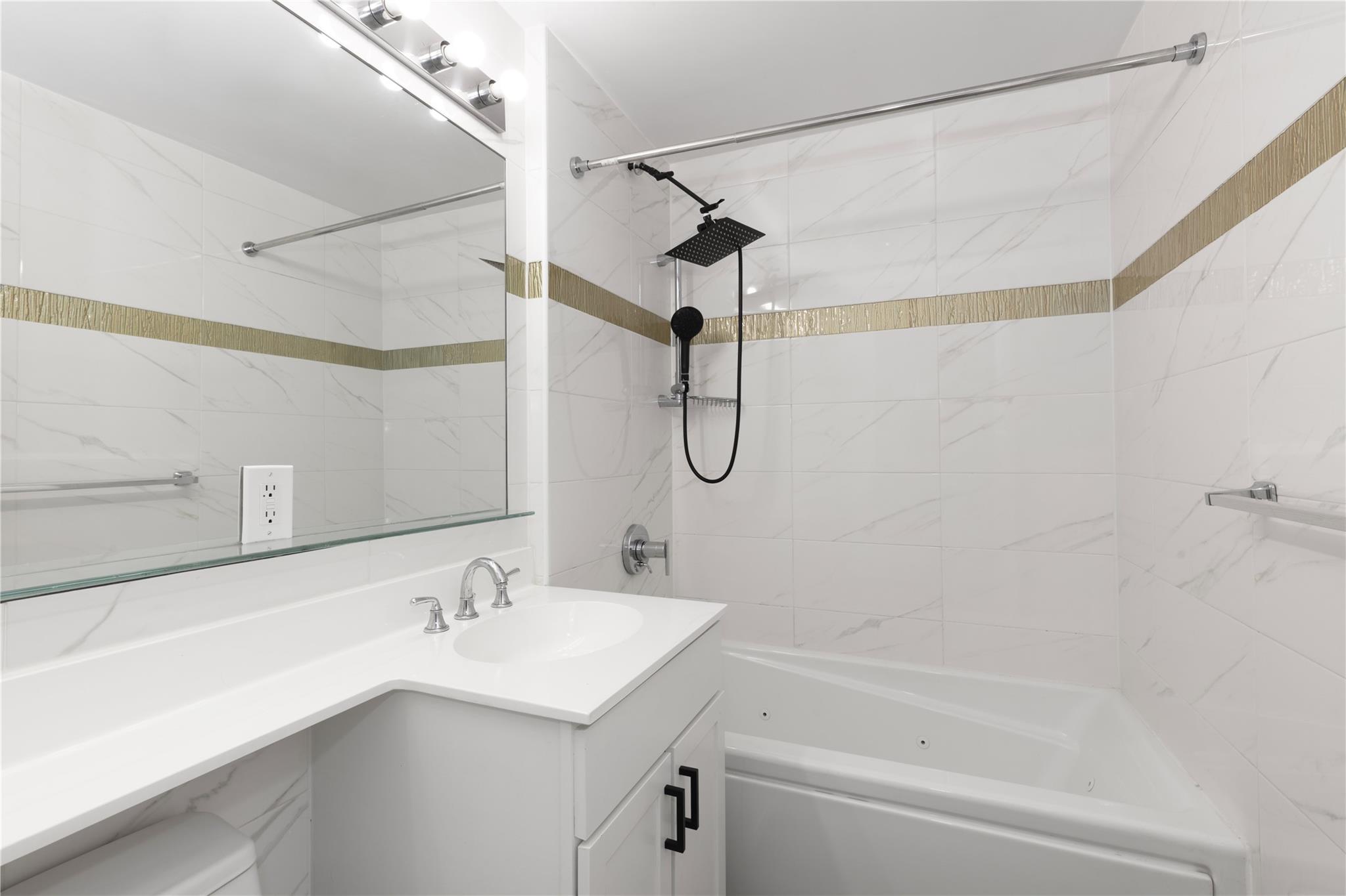 116-11 Curzon Road 1b Property Photo 14