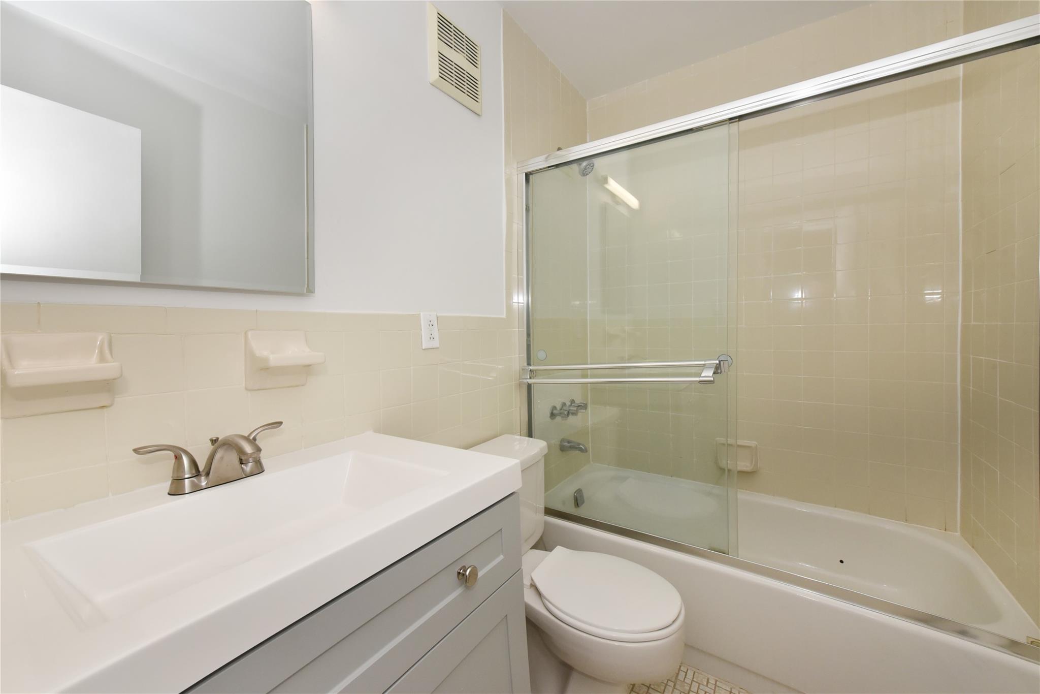 25-56 120th Street 2c Property Photo 7