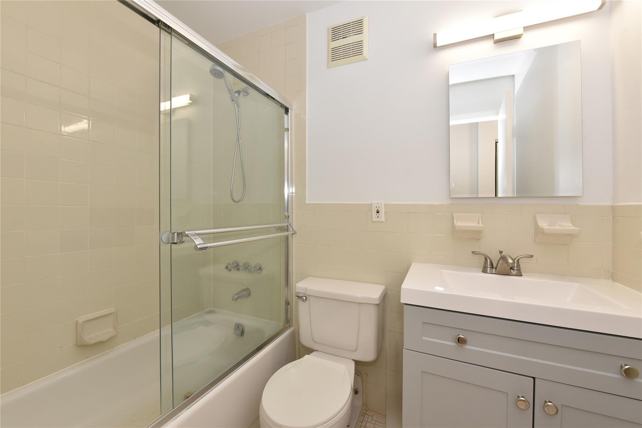 25-56 120th Street 2c Property Photo 15