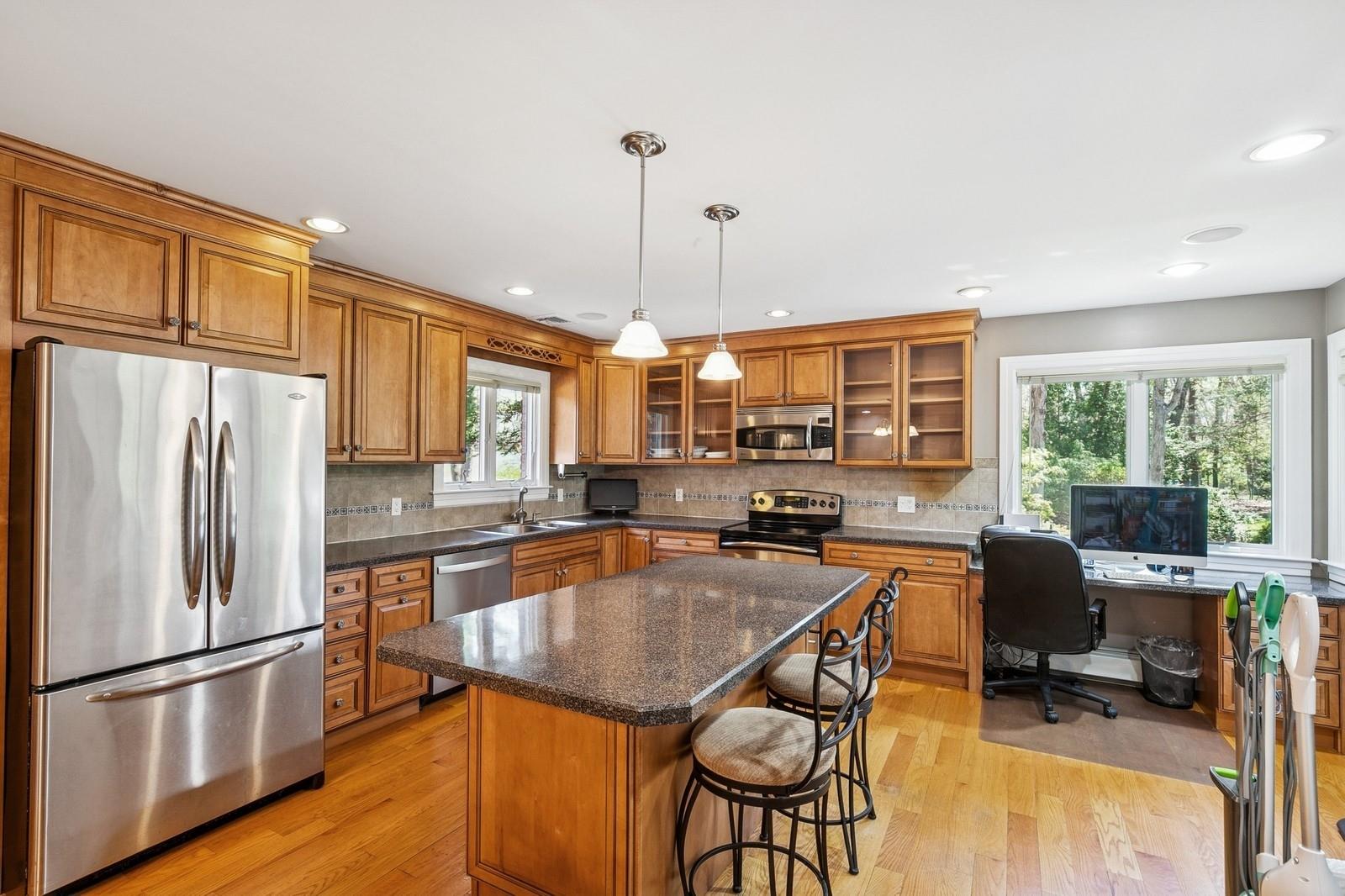 1926 Midlane Road Property Photo 3