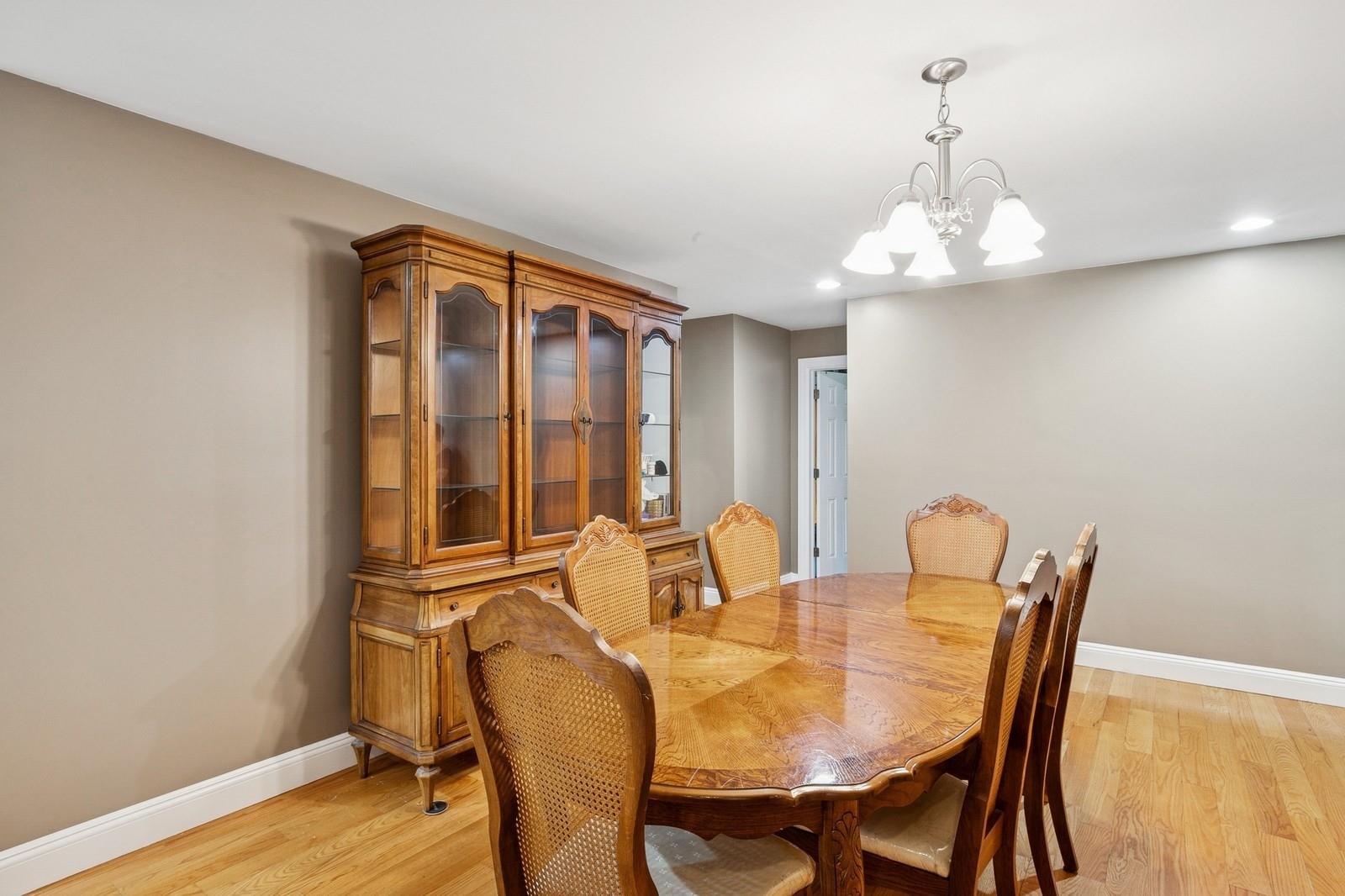 1926 Midlane Road Property Photo 4