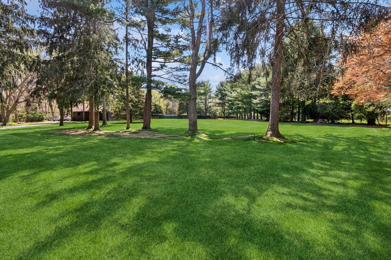 1926 Midlane Road Property Photo 9