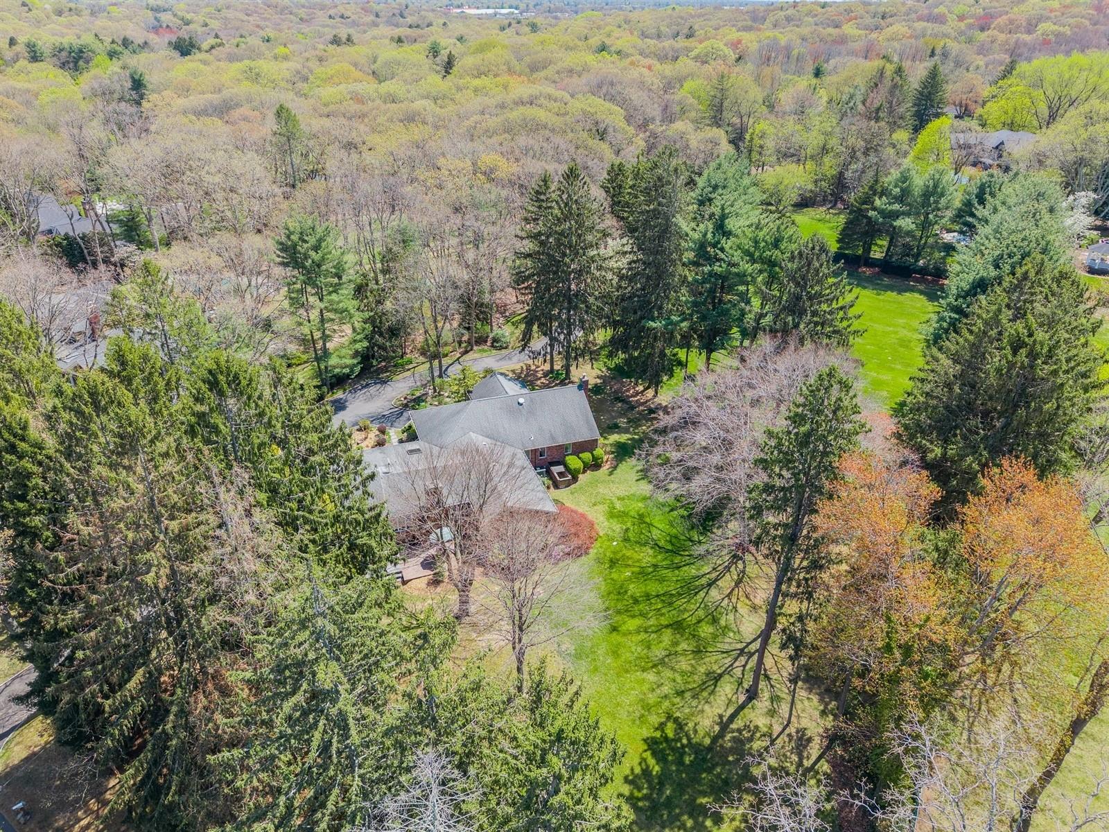 1926 Midlane Road Property Photo 11
