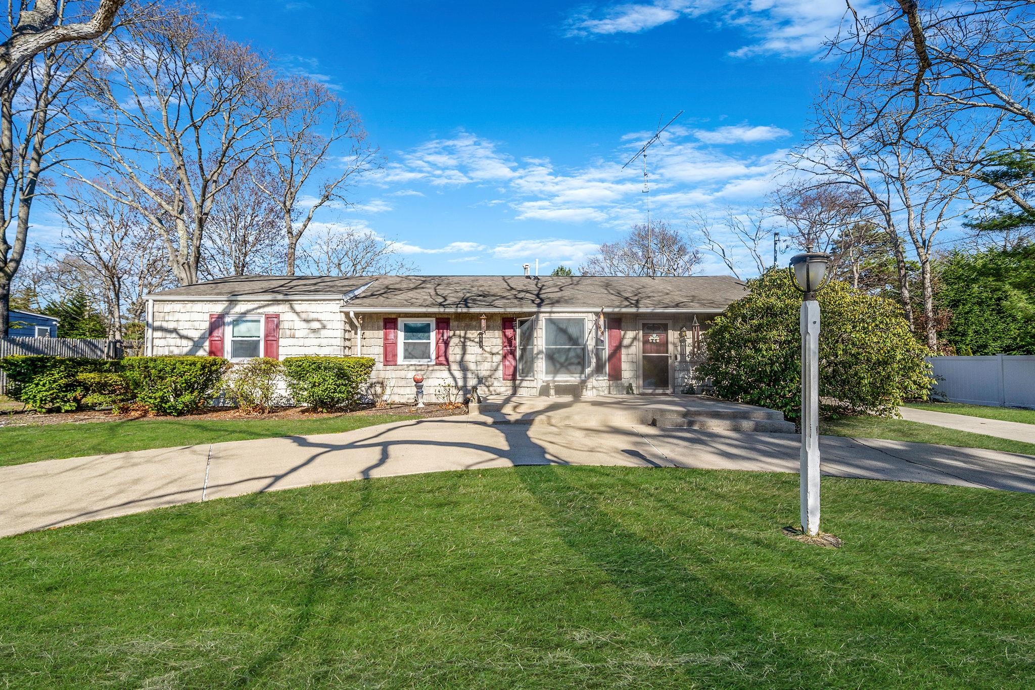 615 Spruce Avenue Property Photo