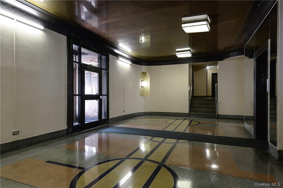 2685 Creston Avenue 1-m Property Photo 9