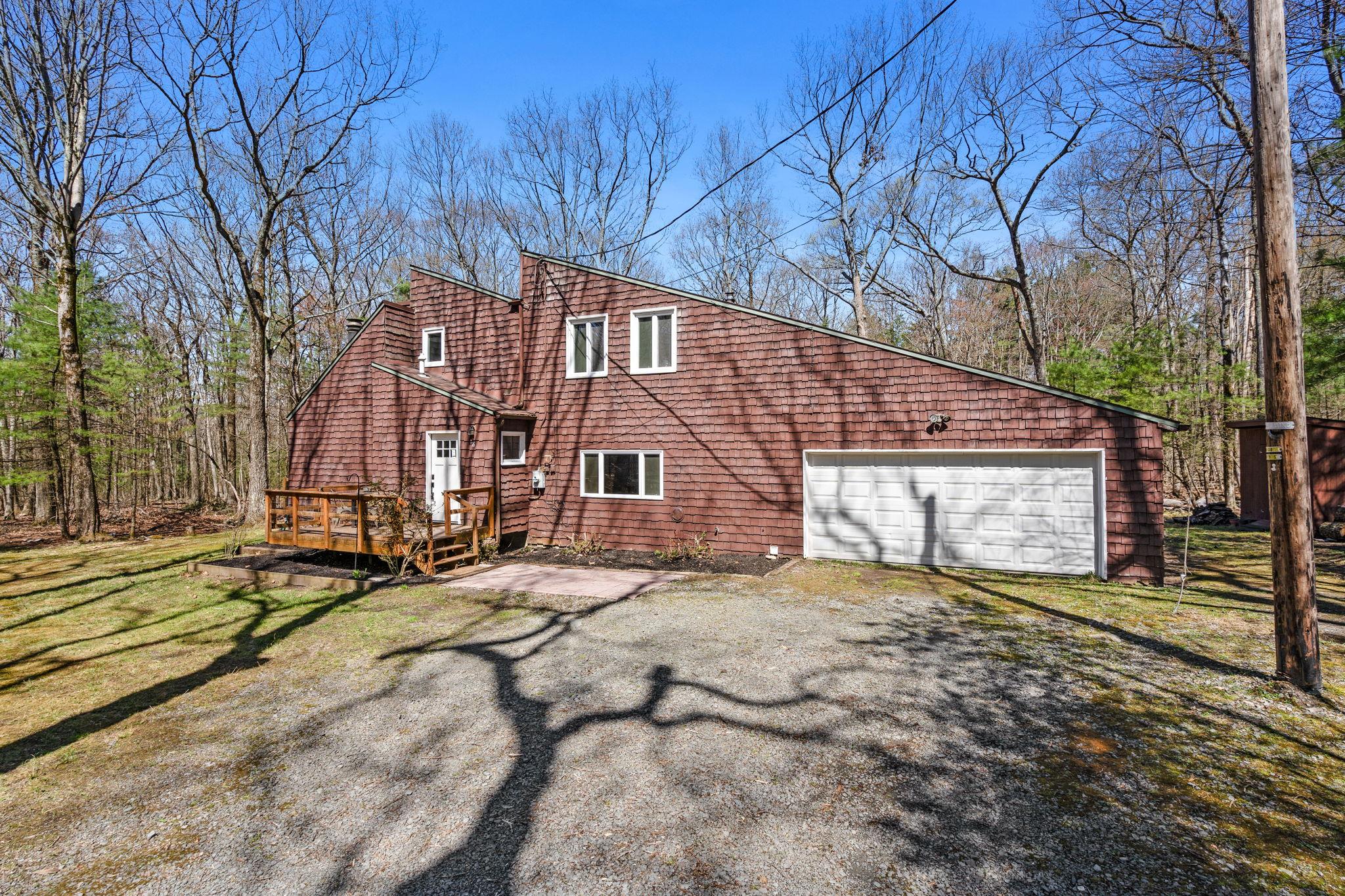 16 Clipper Dr Property Photo