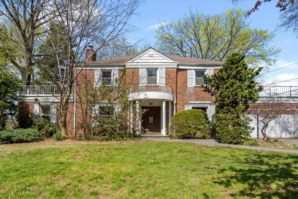 40 Hawthorne Lane Property Photo