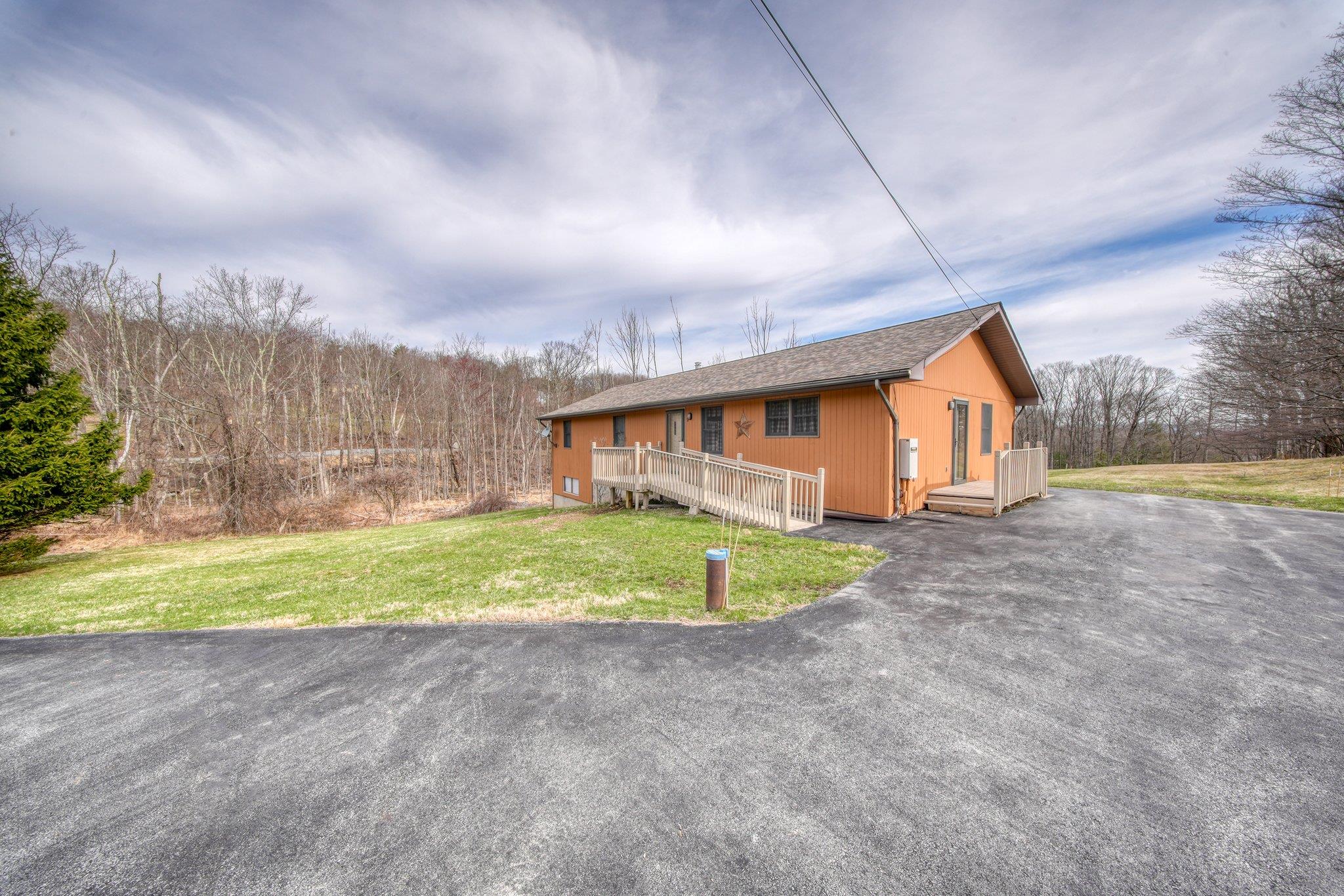 9 Eagles Nest Road Property Photo