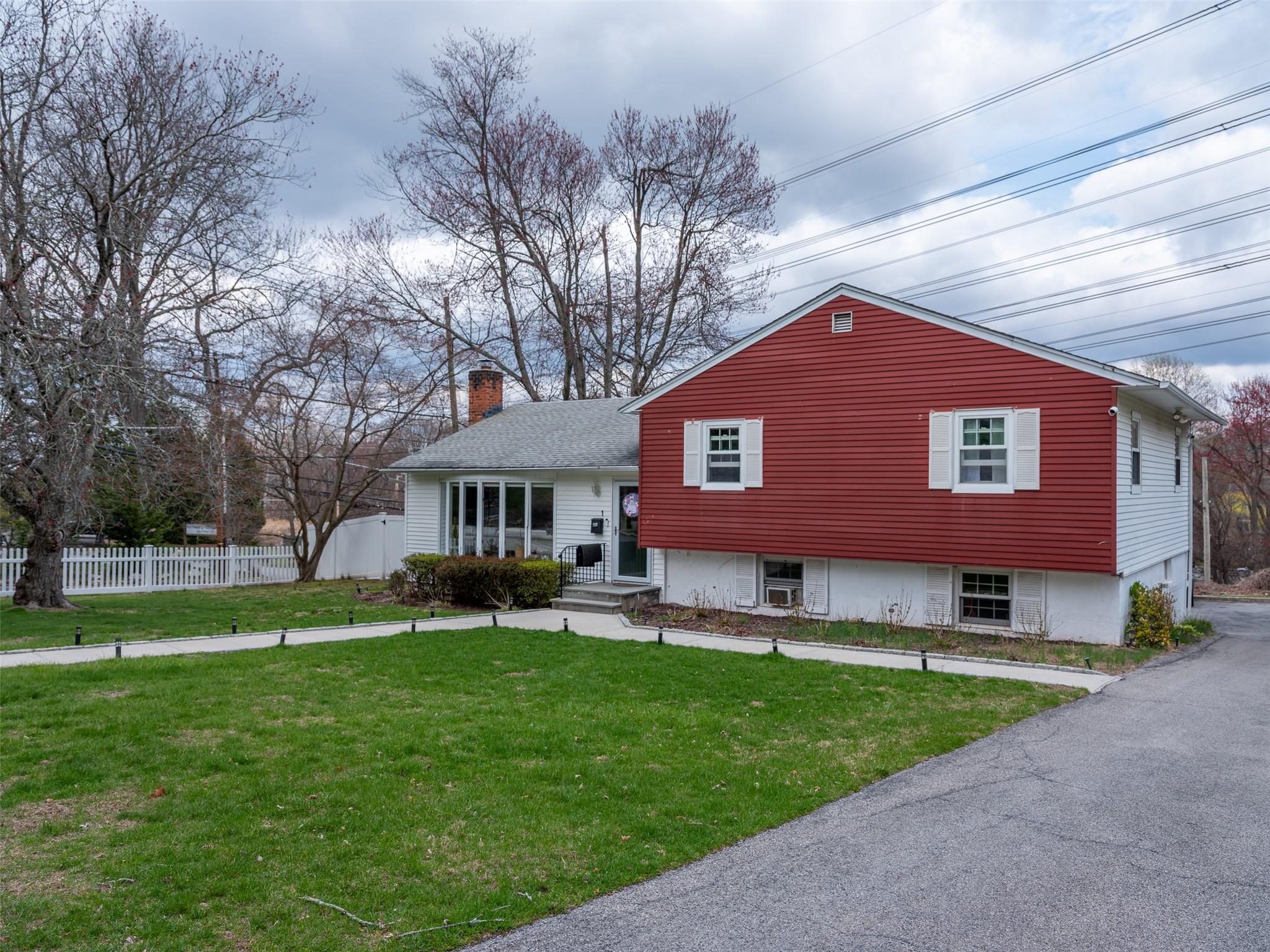 1 Edgewood Road Property Photo