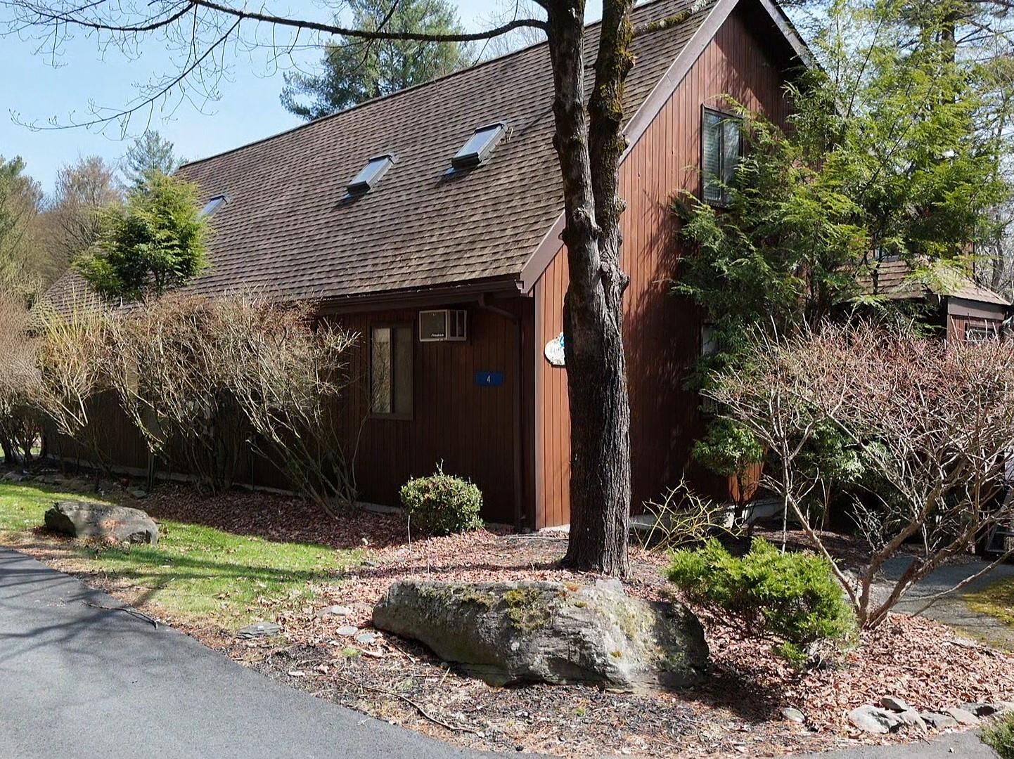4 Water Lilly Ln Property Photo