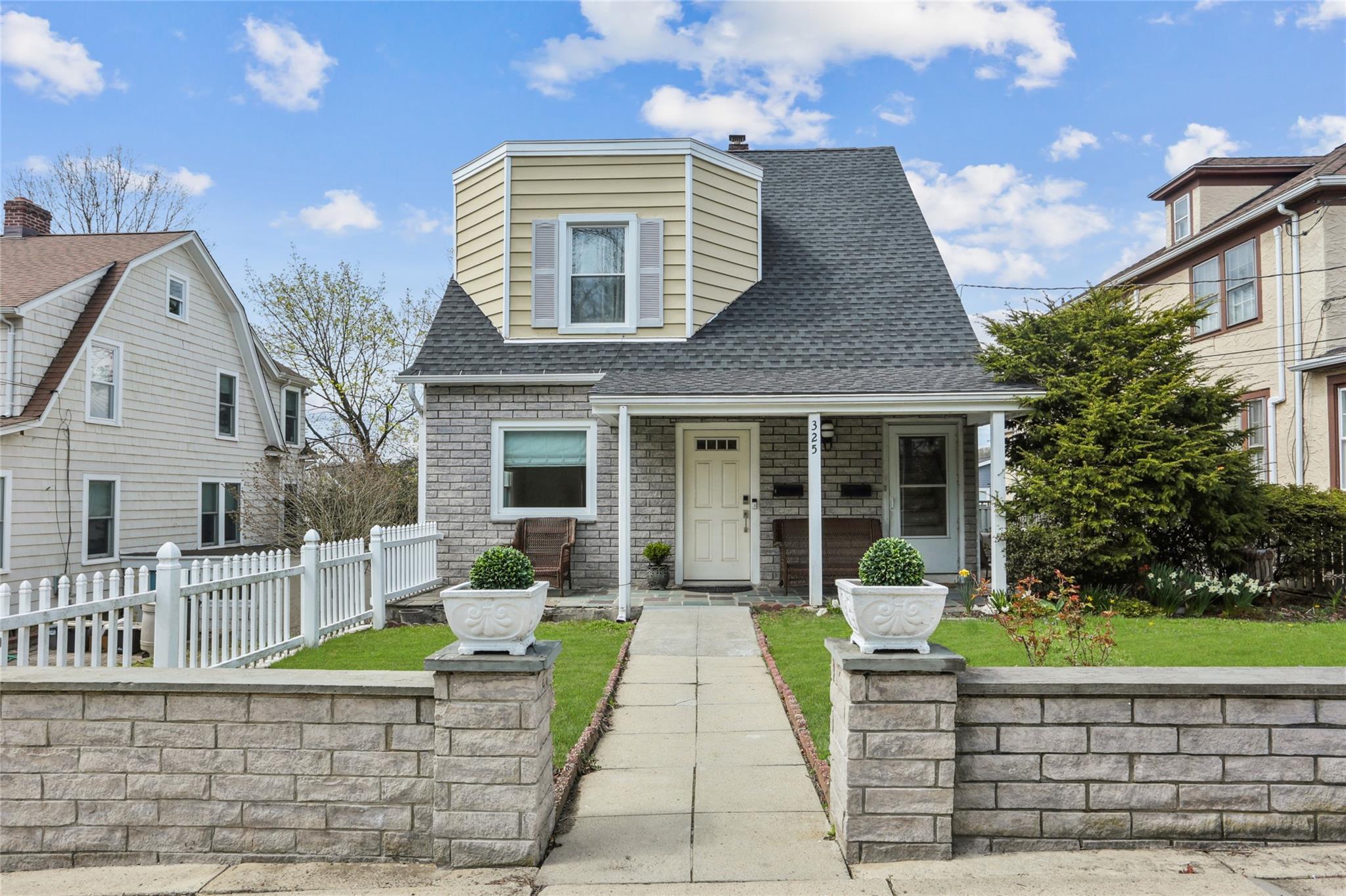 325 Stanley Avenue Property Photo