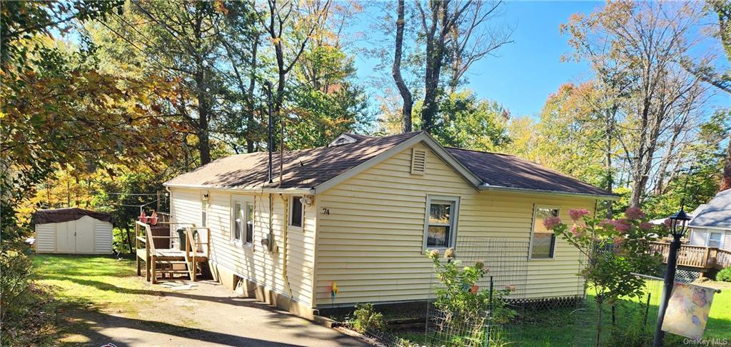 74 E Thompson Pl Property Photo