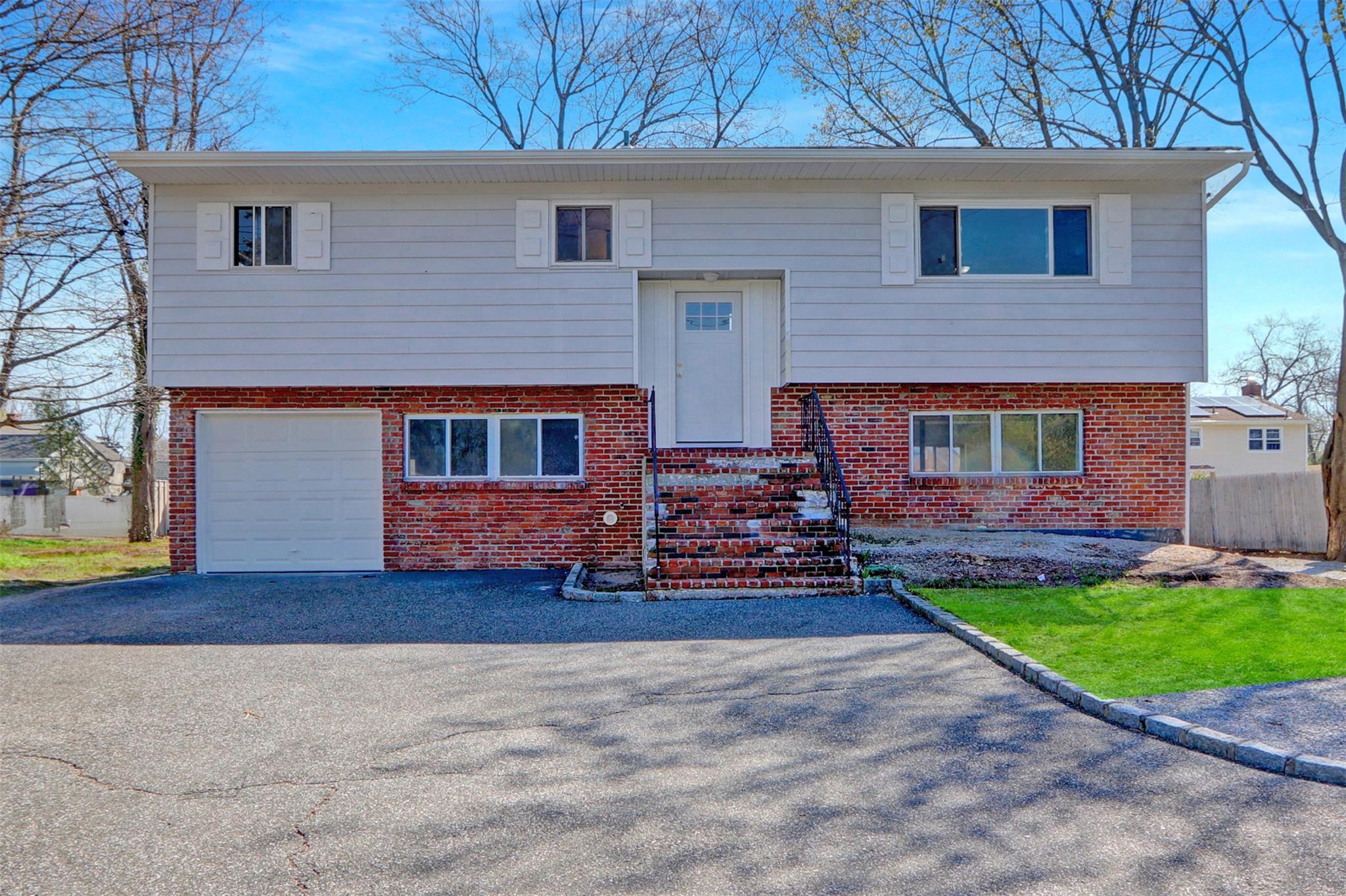 1 Thomas Ave Property Photo